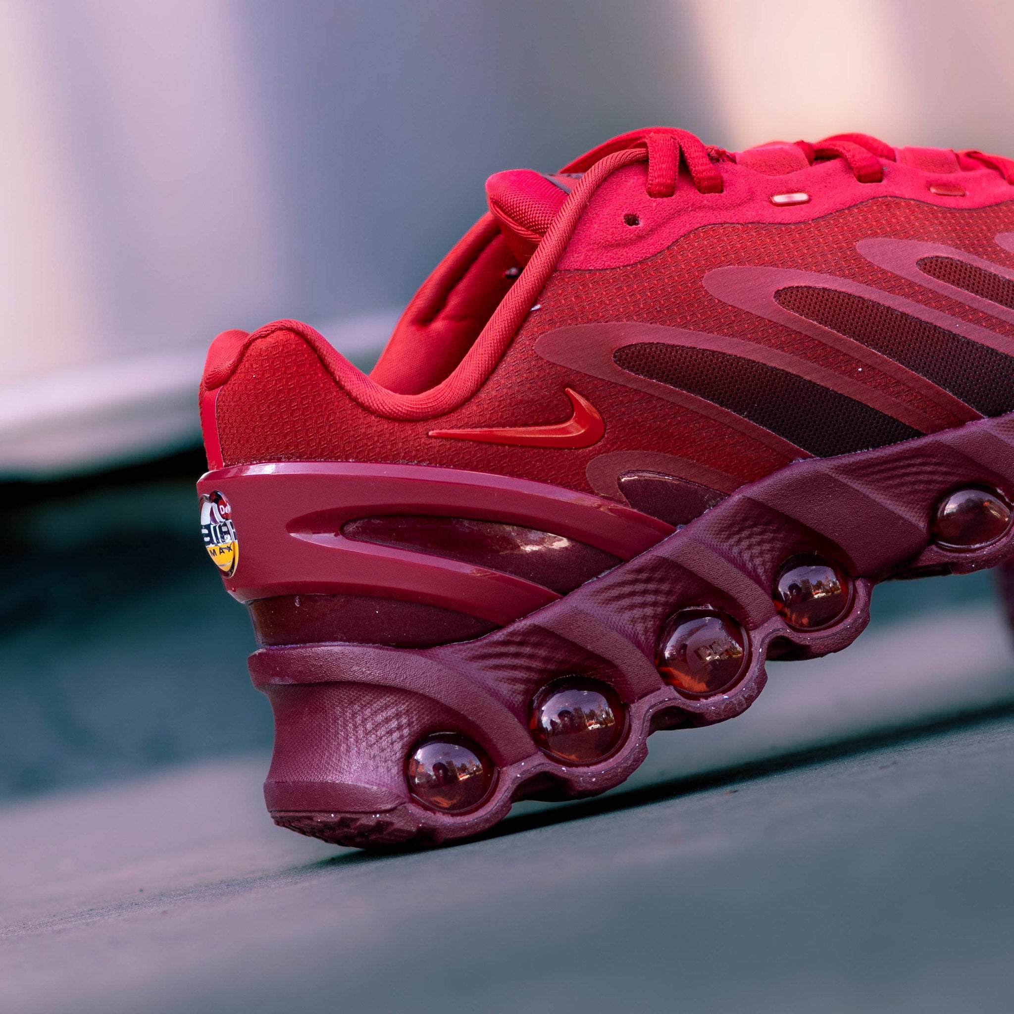 NIKE AIR MAX DN8 UNIVERSITY RED W