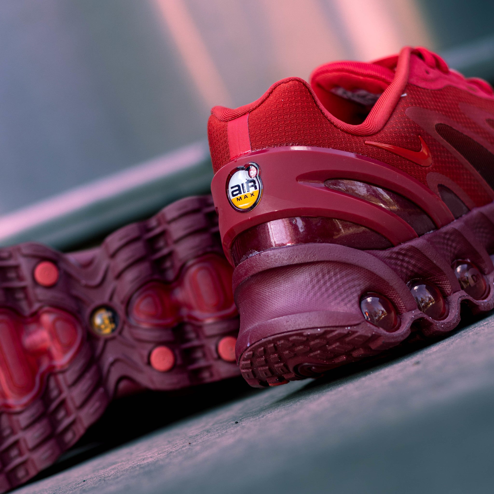 NIKE AIR MAX DN8 UNIVERSITY RED W