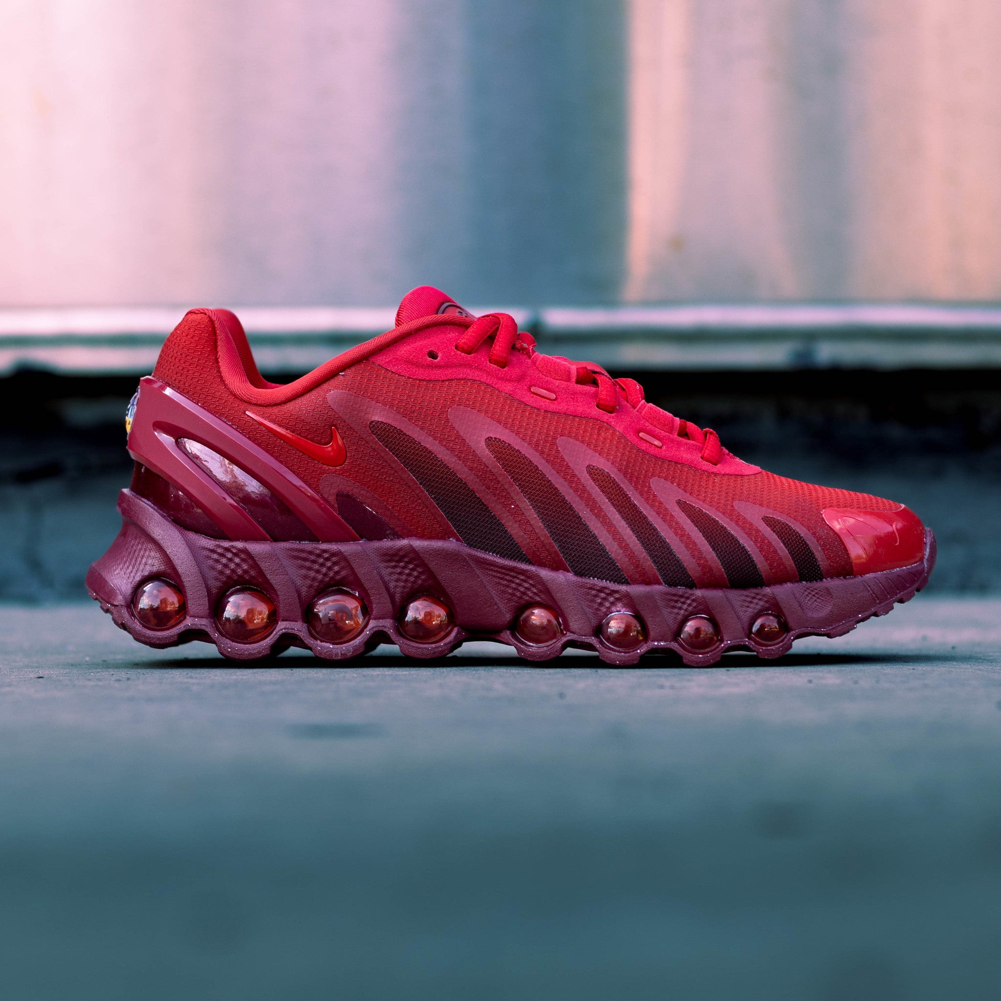 NIKE AIR MAX DN8 UNIVERSITY RED W