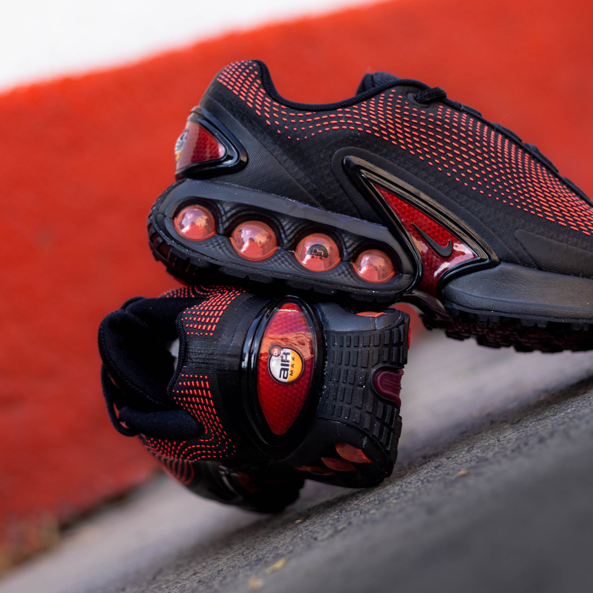 NIKE AIR MAX DN BRED