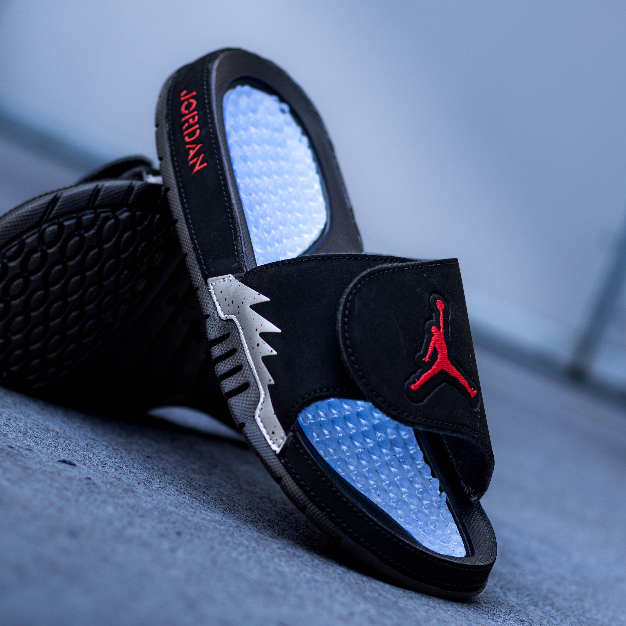 JORDAN HYDRO 5 BLACK SILVER FIRE RED
