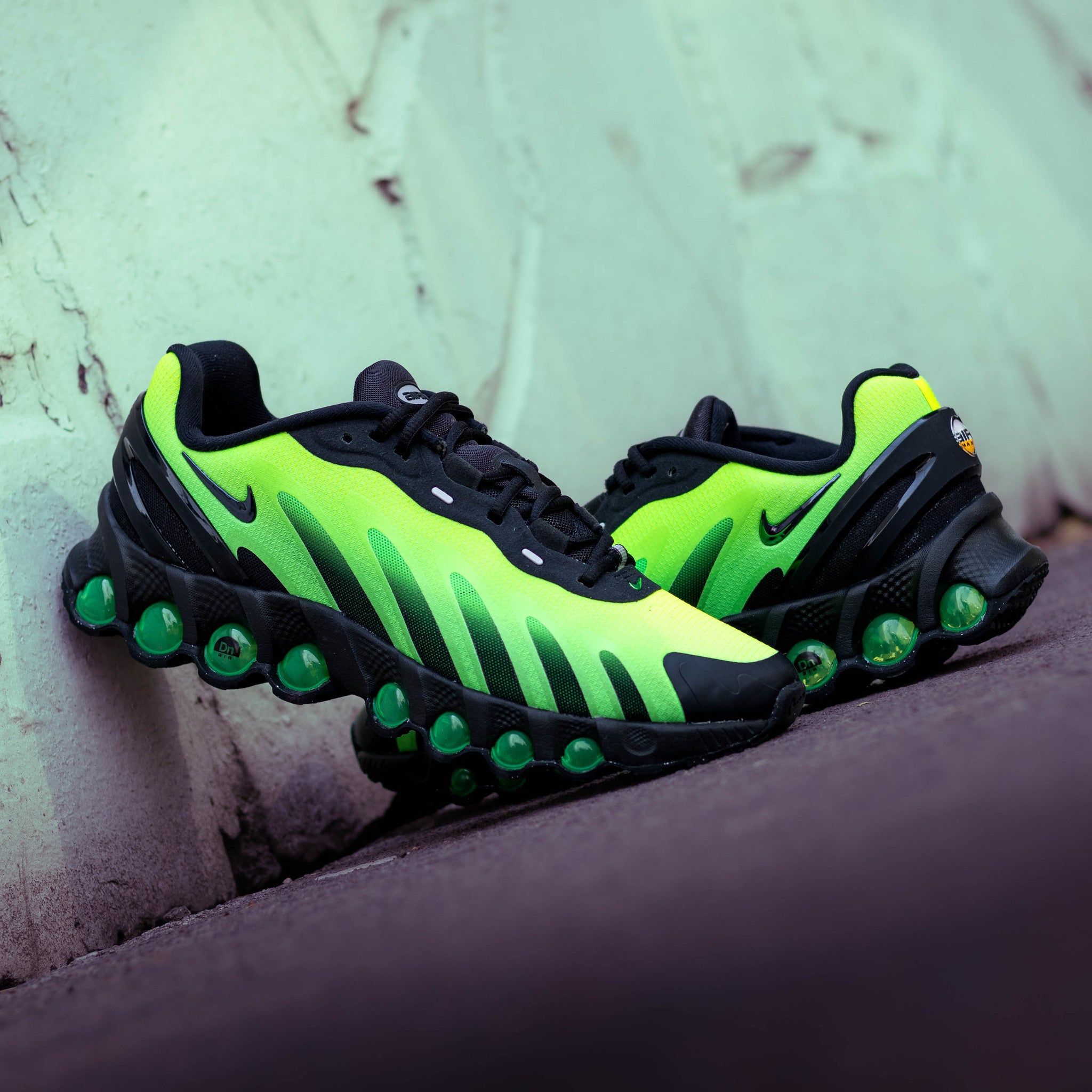 NIKE AIR MAX DN8 GREEN STRIKE