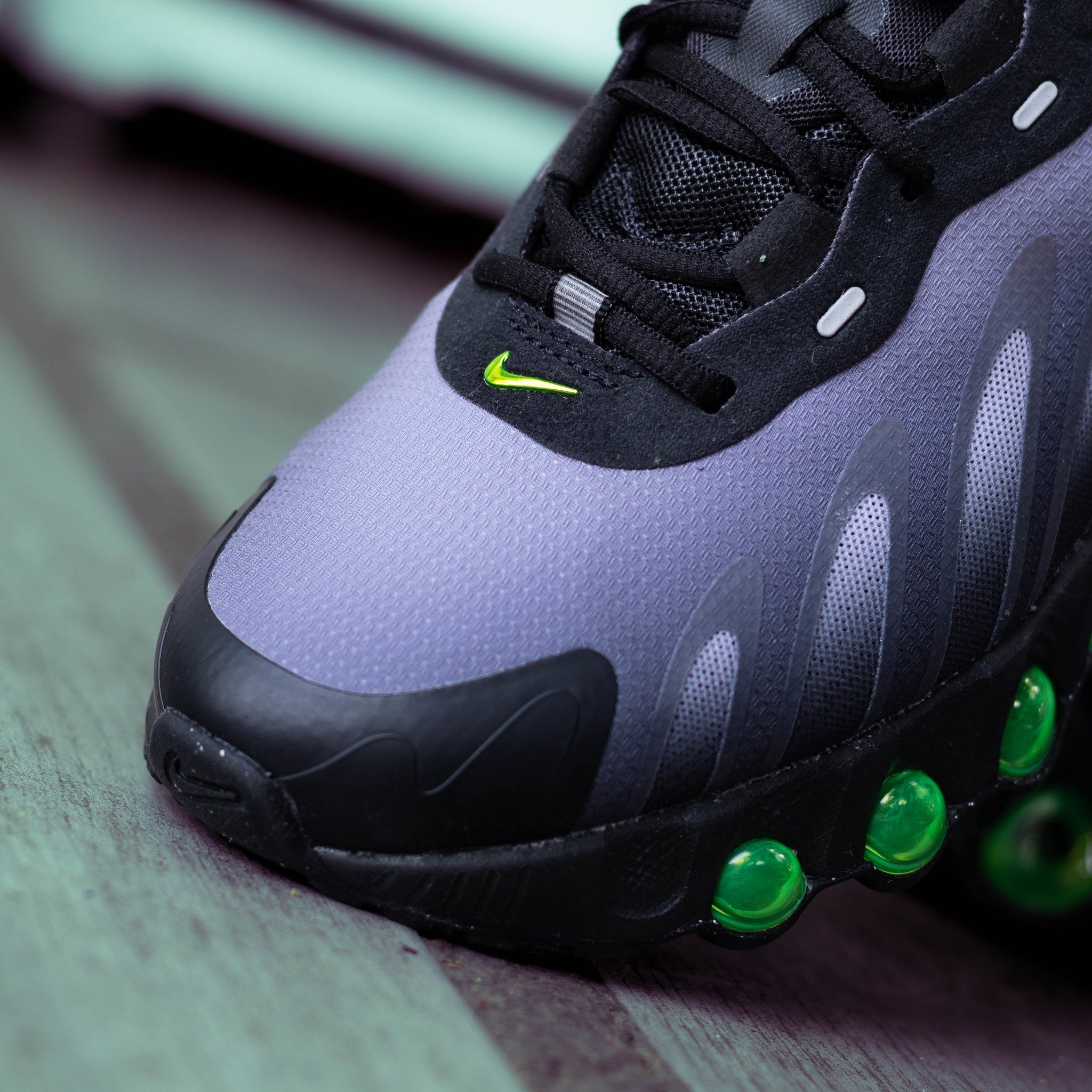 NIKE AIR MAX DN8 BLACK VOLT