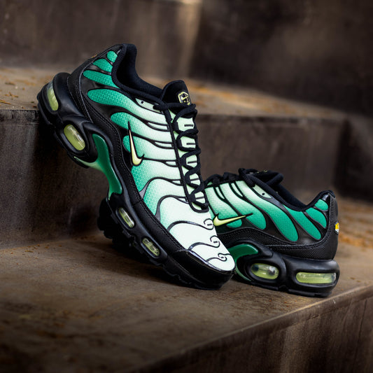 NIKE AIR MAX PLUS VAPOR GREEN MALACHITE