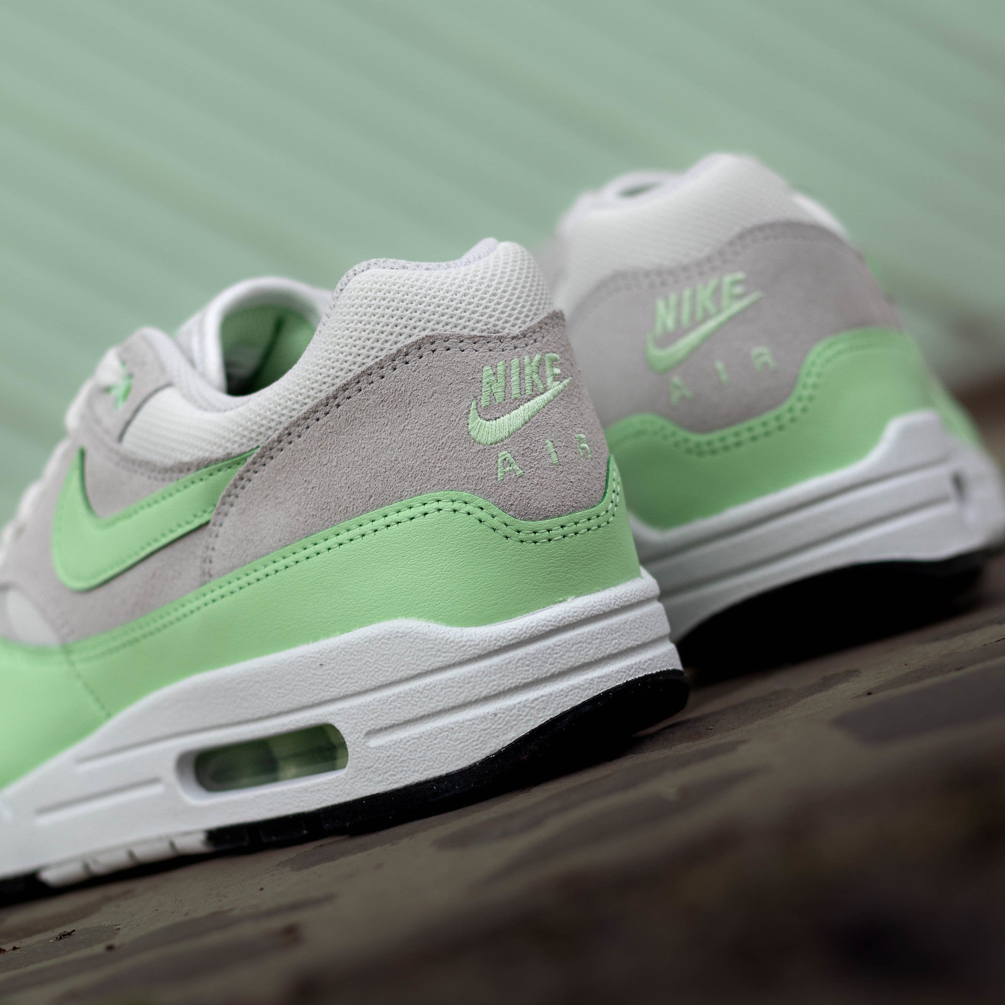 NIKE AIR MAX ONE ESSENTIAL VAPOR GREEN
