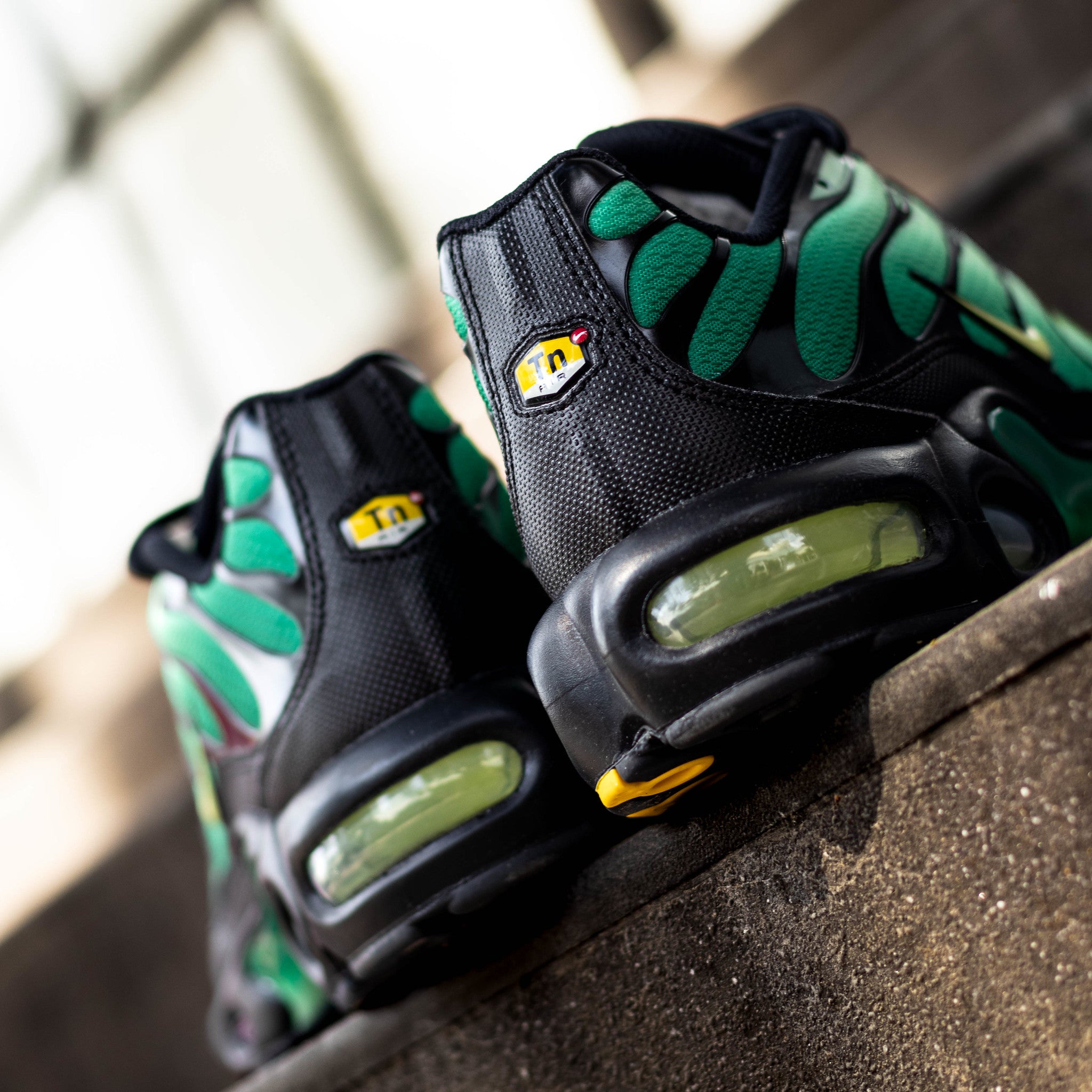 NIKE AIR MAX PLUS VAPOR GREEN MALACHITE