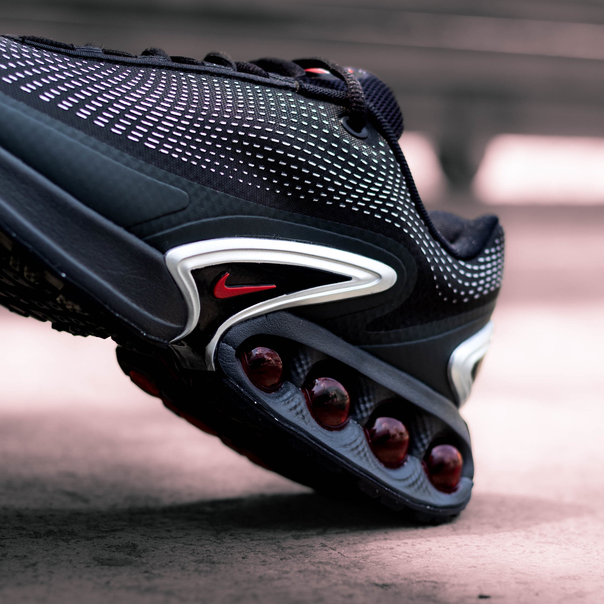 NIKE AIR MAX DN BLACK UNIVERSITY RED