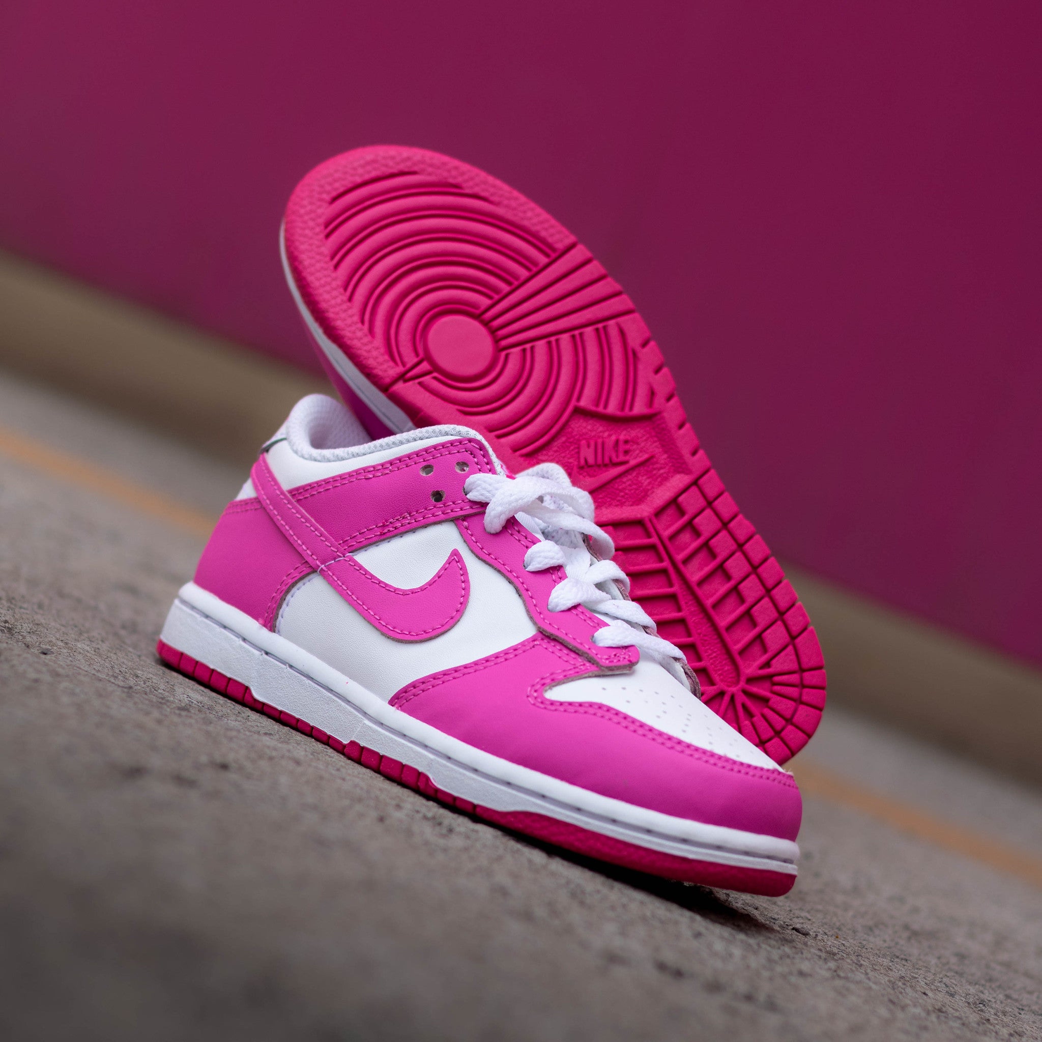 NIKE DUNK LOW LASER FUCHSIA PS