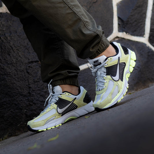 NIKE ZOOM VOMERO 5 BARELY VOLT