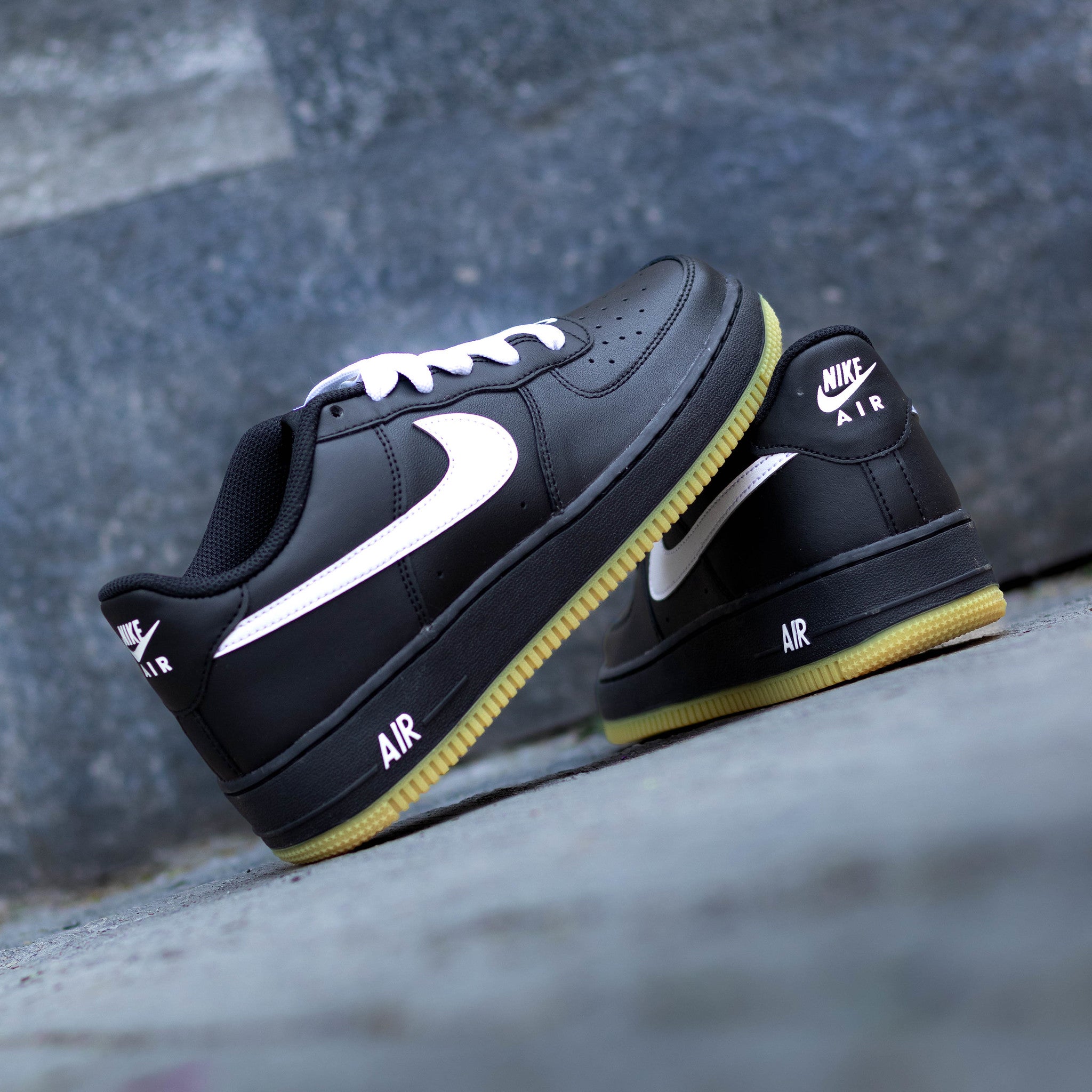 NIKE AIR FORCE ONE LOW OLDER KIDS BLACK WHITE GS