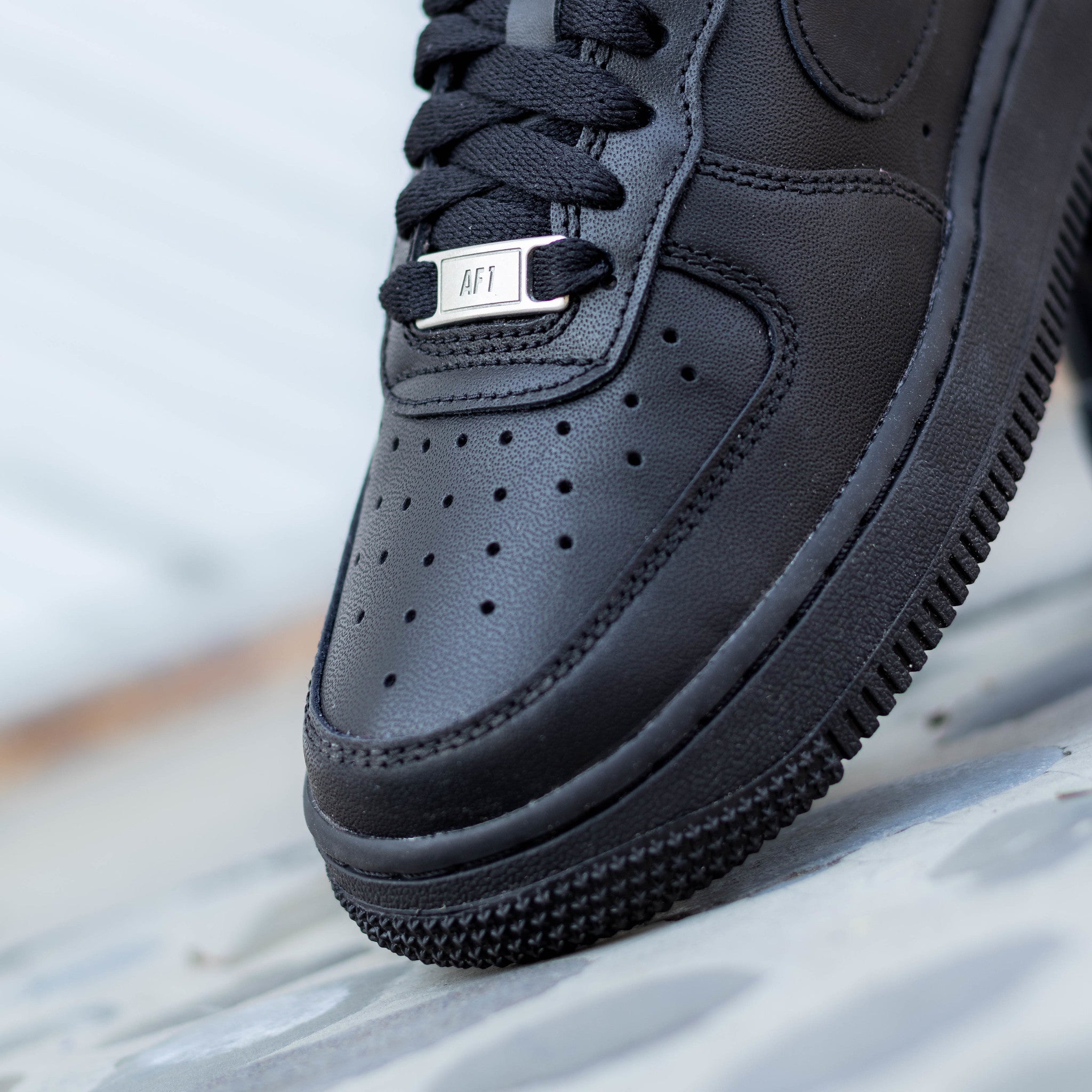 NIKE AIR FORCE ONE LOW BLACK W