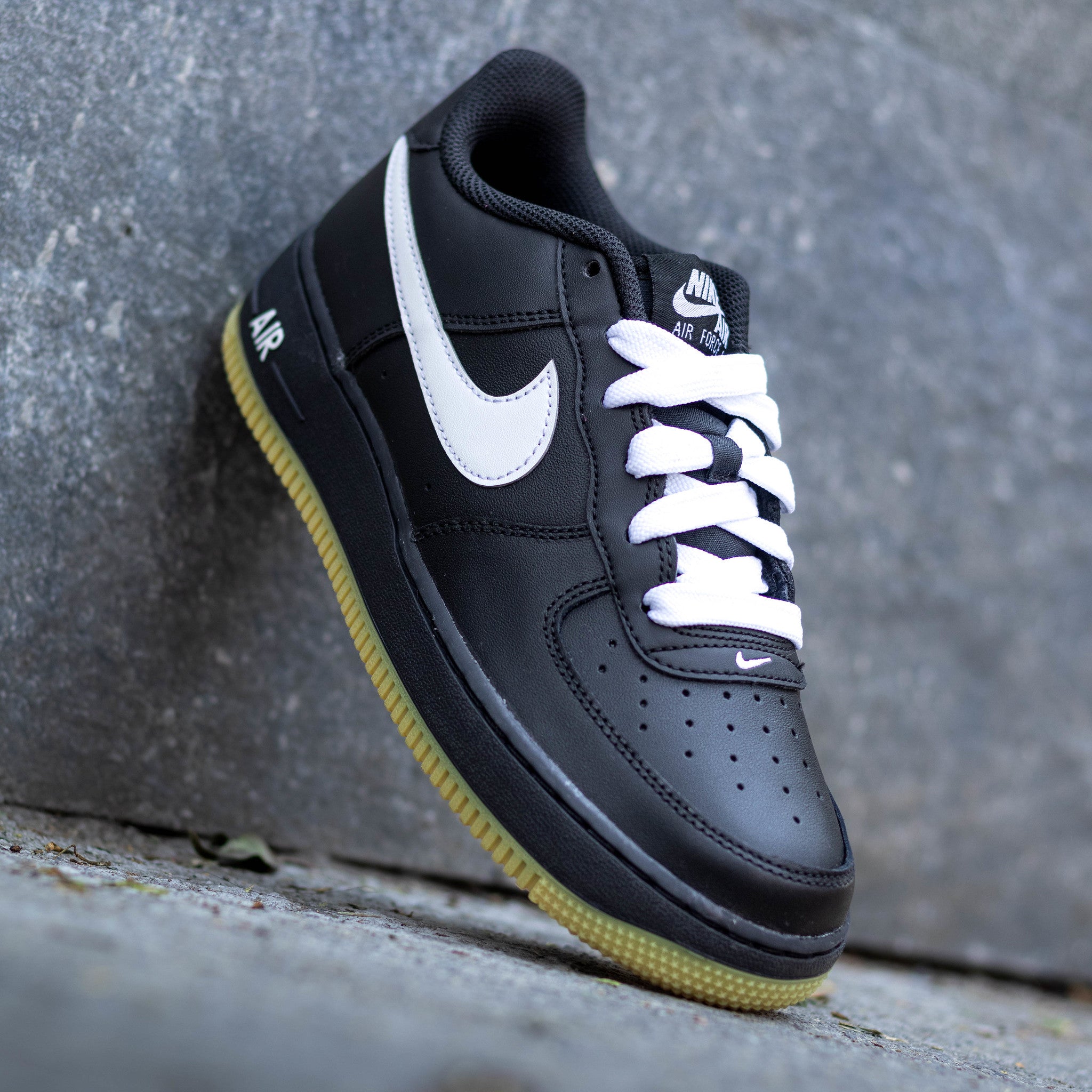 NIKE AIR FORCE ONE LOW OLDER KIDS BLACK WHITE GS