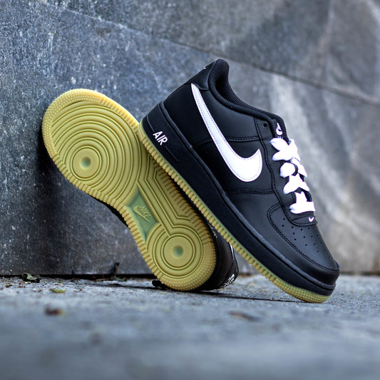 NIKE AIR FORCE ONE LOW OLDER KIDS BLACK WHITE GS