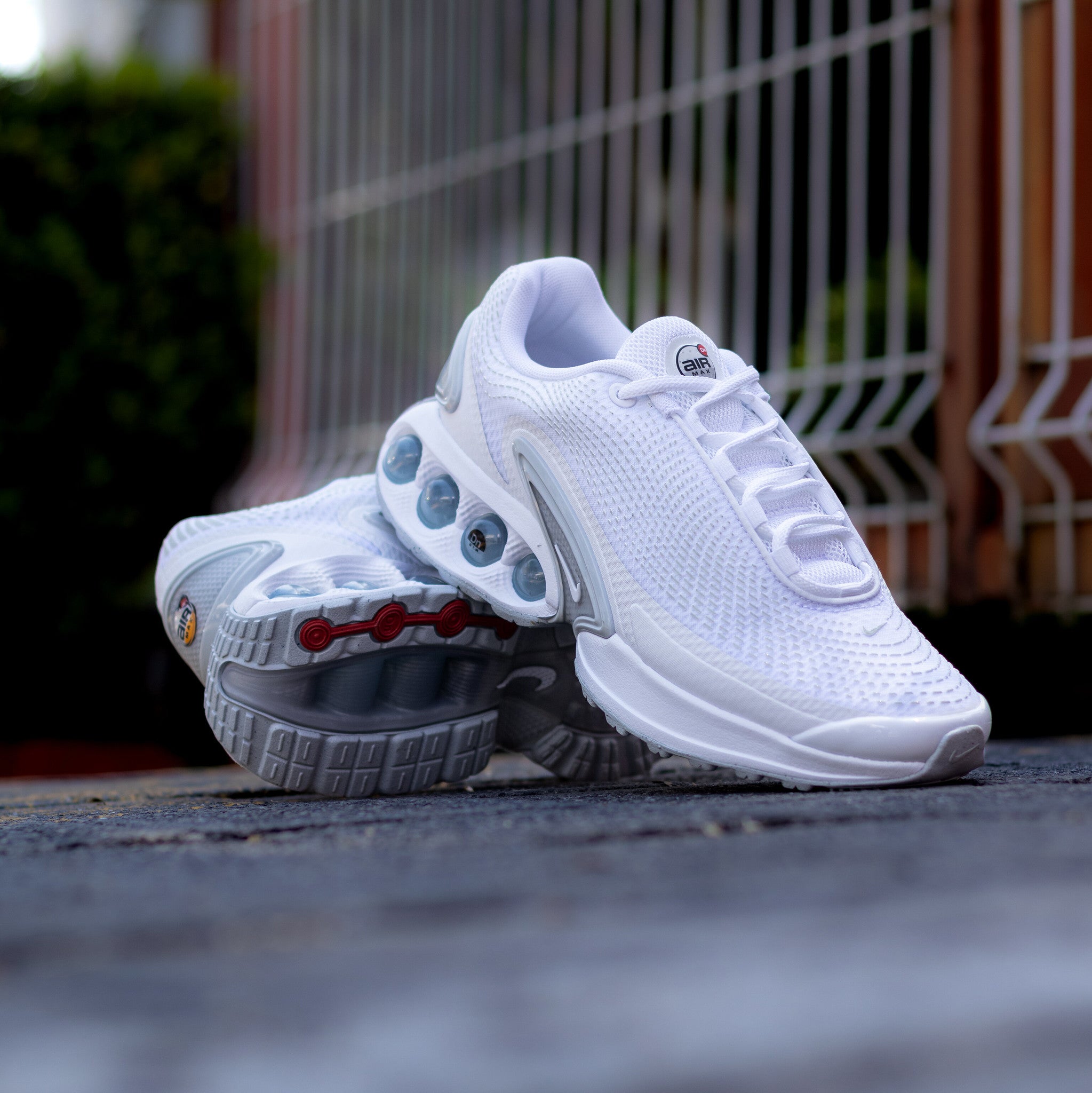 NIKE AIR MAX DN WHITE METALLIC SILVER W