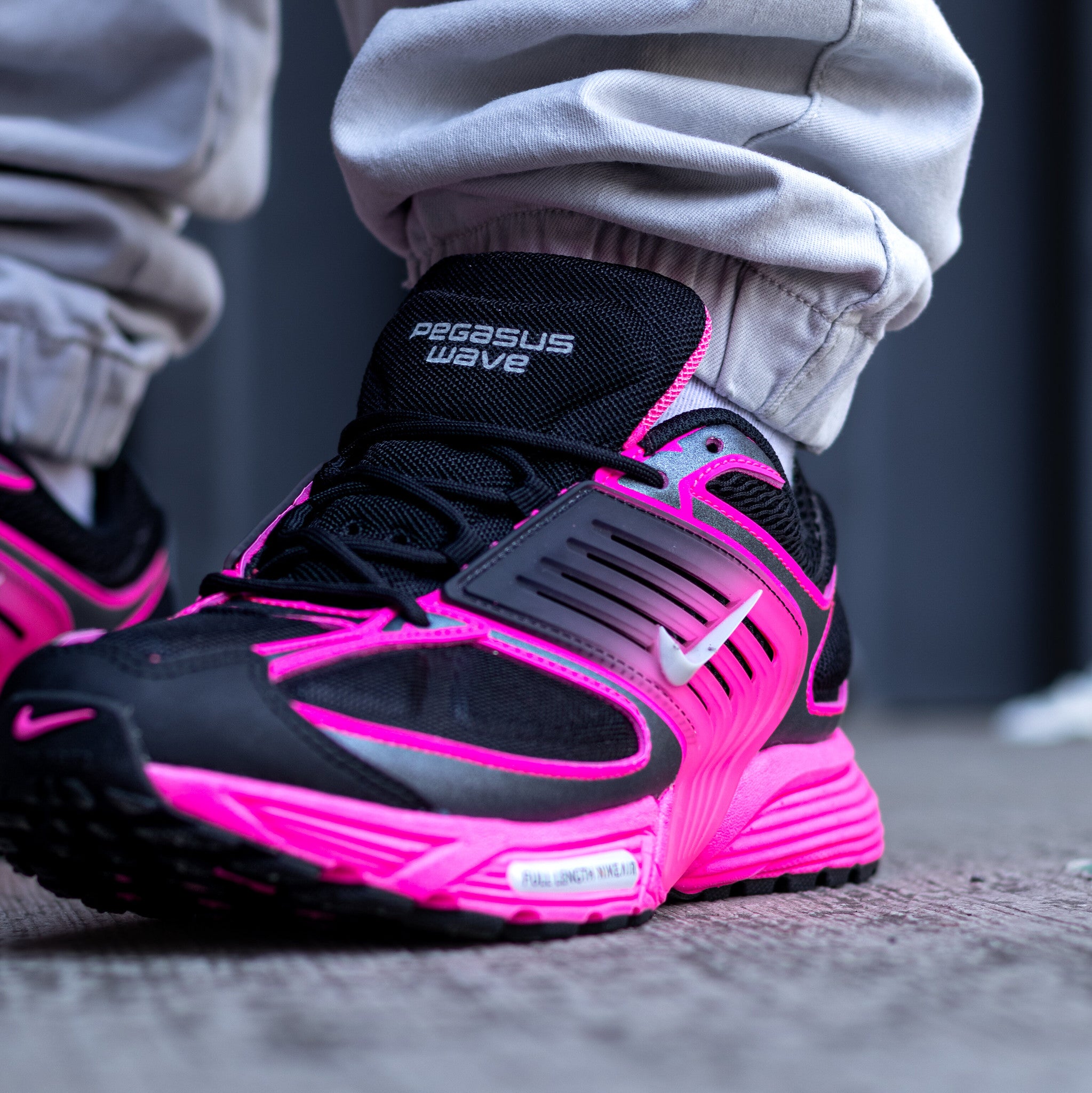 NIKE AIR PEGASUS WAVE BLACK PINK BLAST