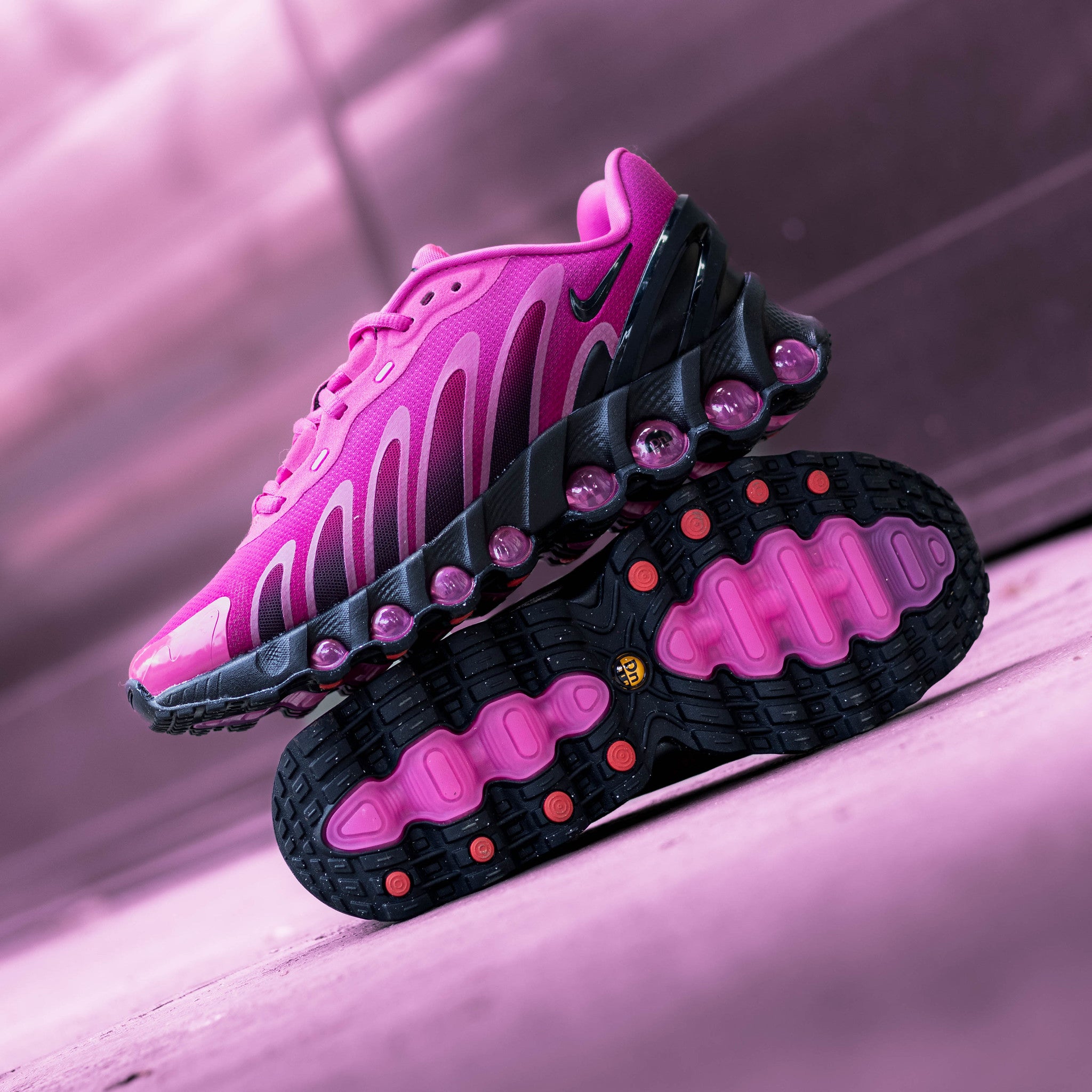NIKE AIR MAX DN8 LASER FUCHSIA BLACK W