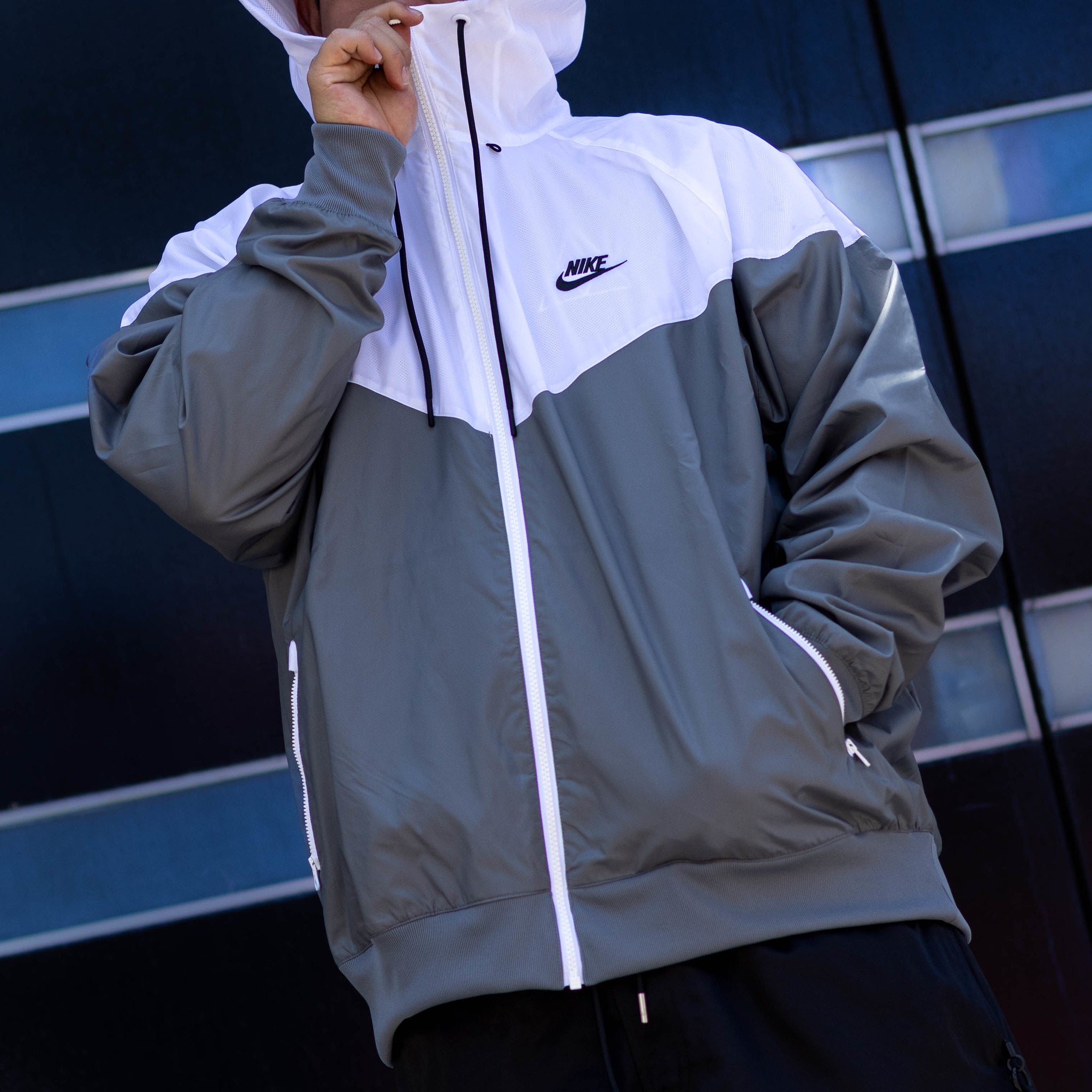 NIKE WINDRUNNER JACKET SMOKE GREY