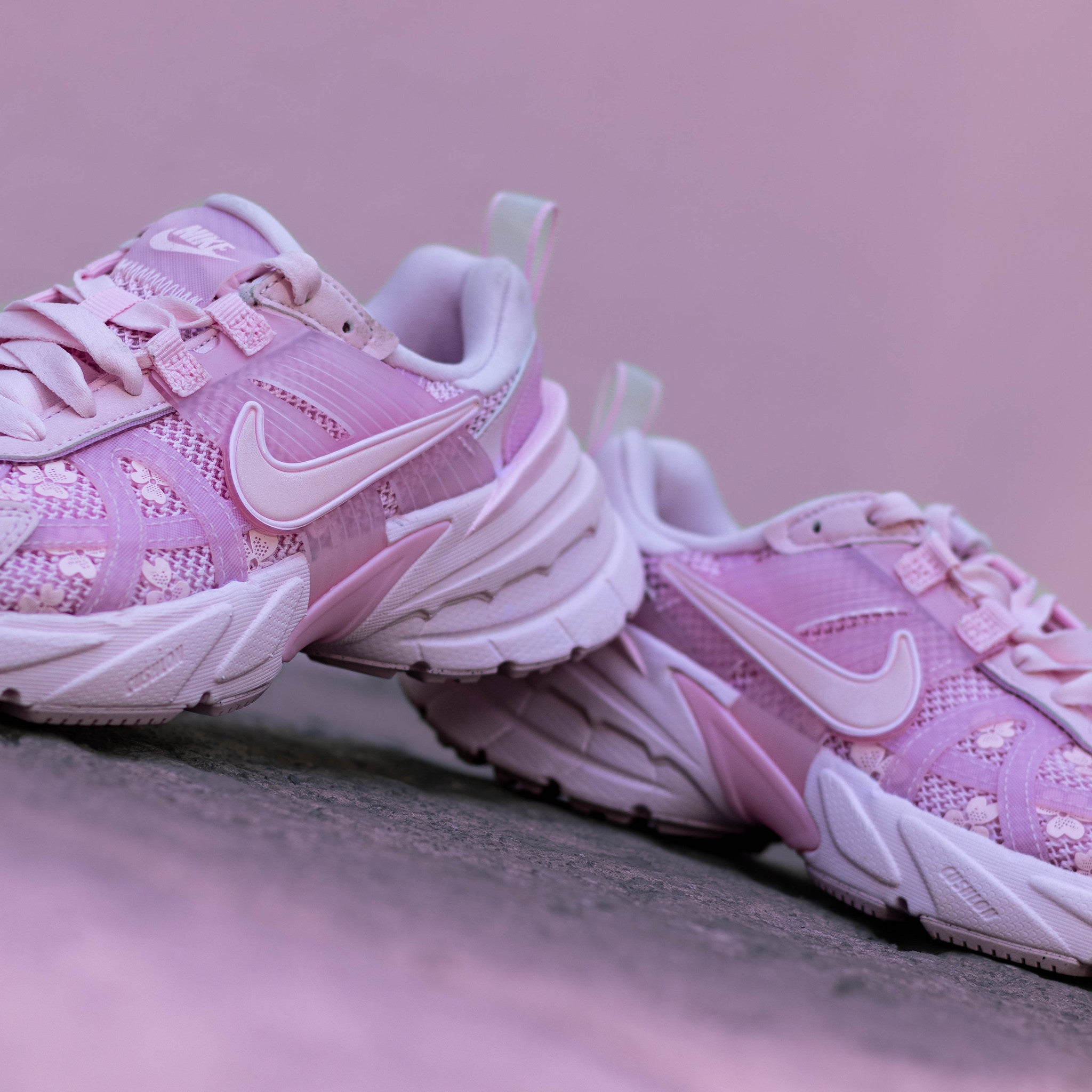 NIKE V2K RUN PINK FOAM