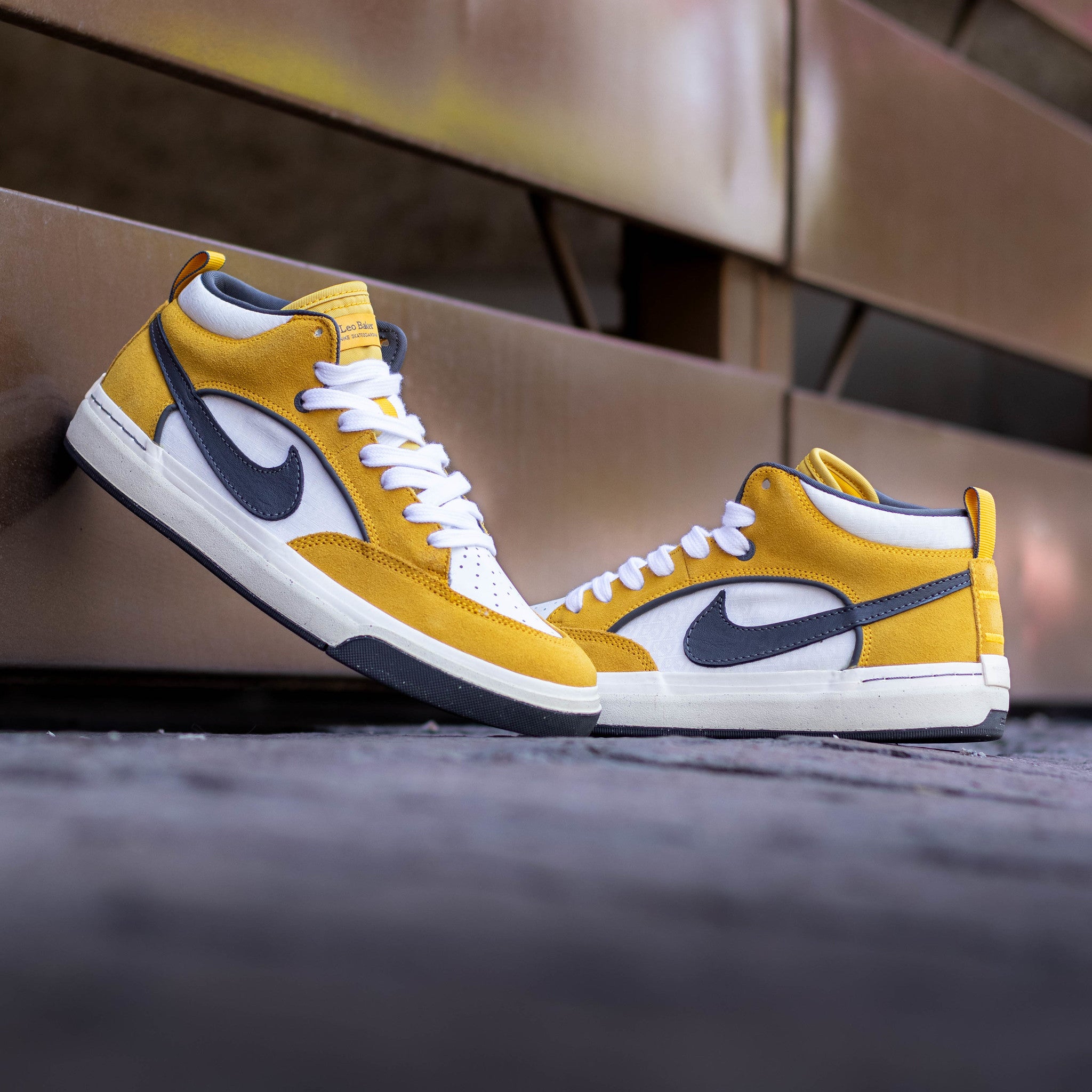 NIKE SB REACT LEO UNIVERSITY GOLD