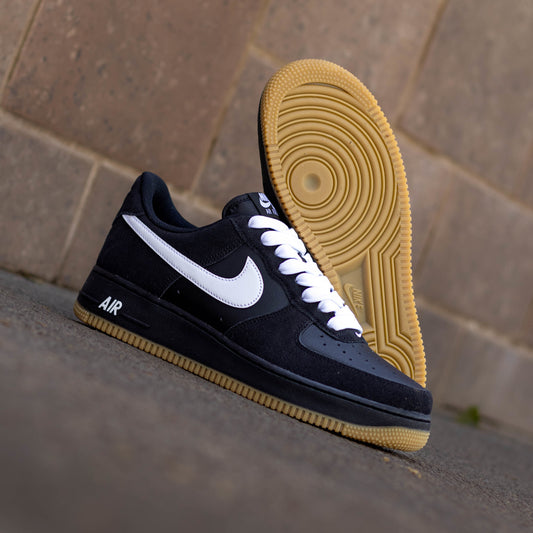 NIKE AIR FORCE ONE LOW LV8 BLACK GUM