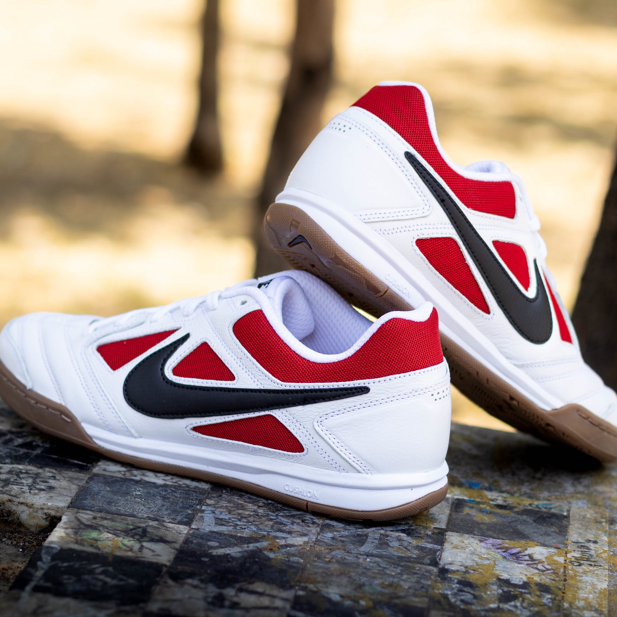 NIKE GATO WHITE GYM RED GUM