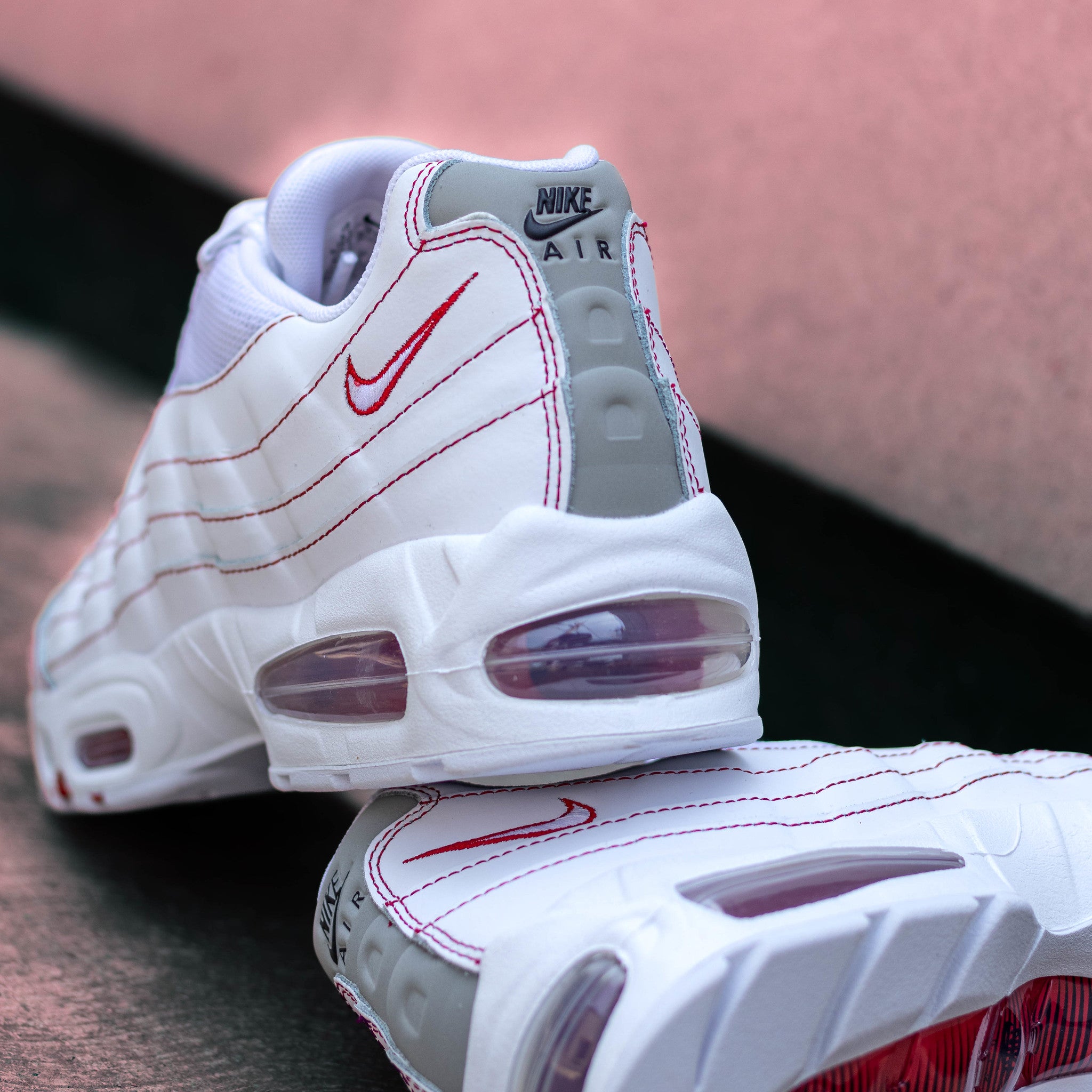NIKE AIR MAX 95 WHITE UNIVERSITY RED