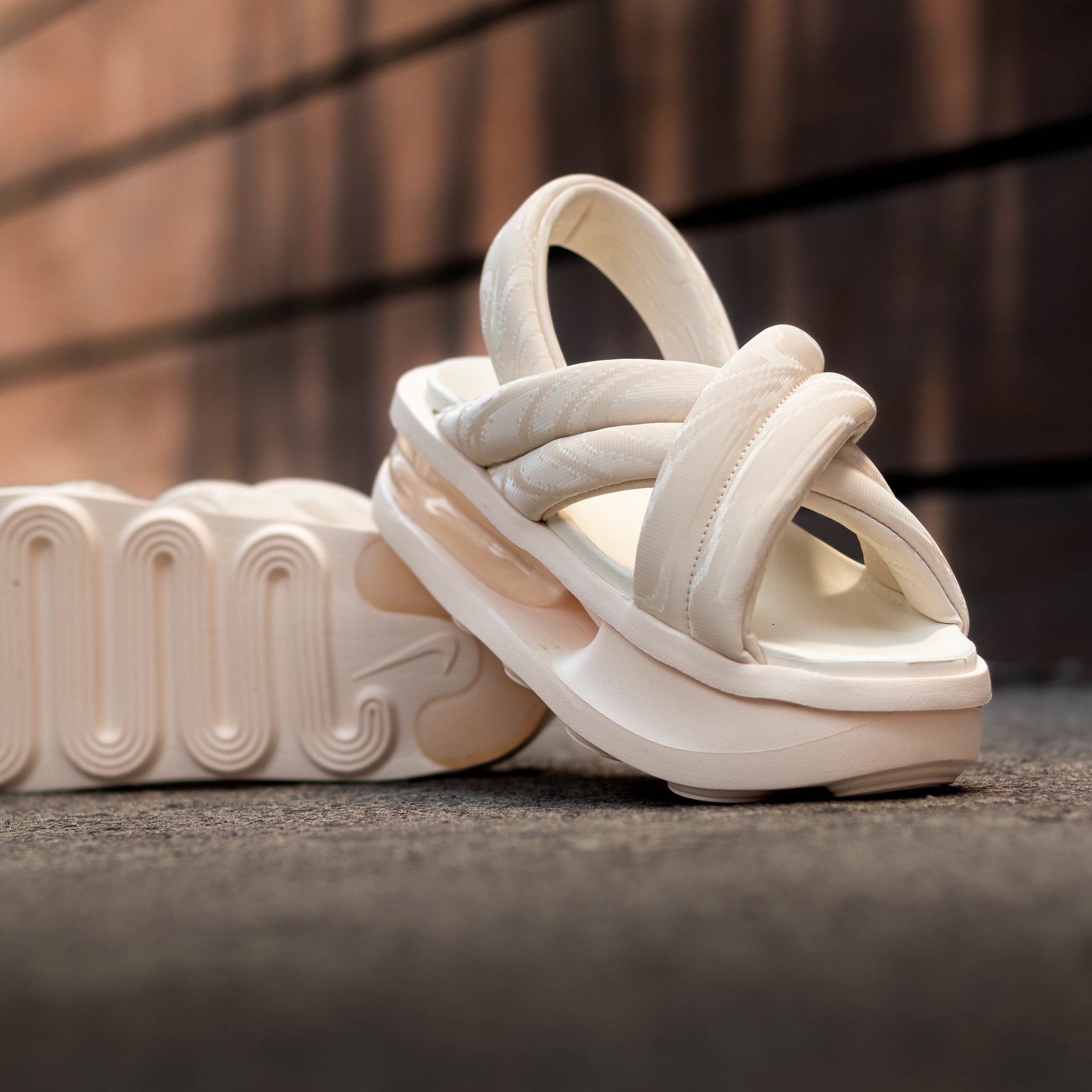 NIKE AIR MAX ISLA SANDAL GUAVA ICE W