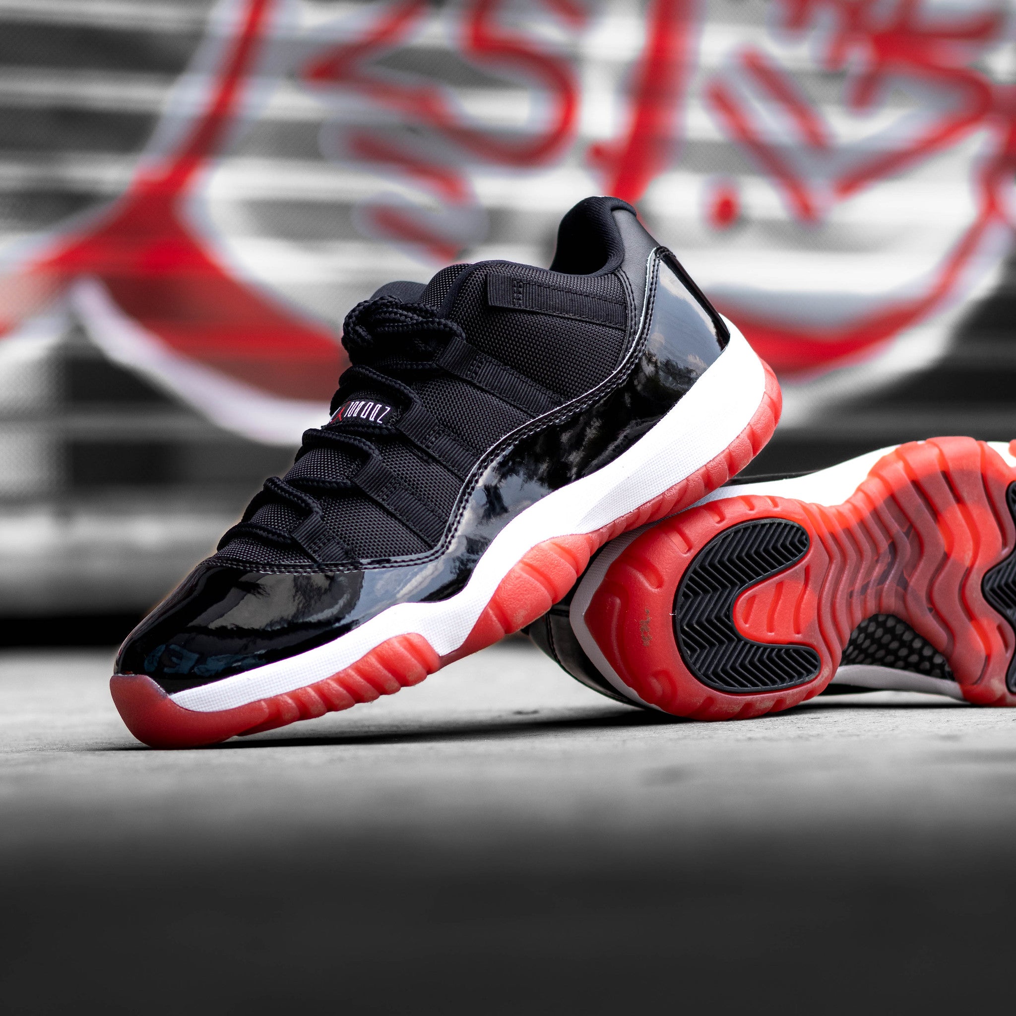 AIR JORDAN 11 LOW BRED