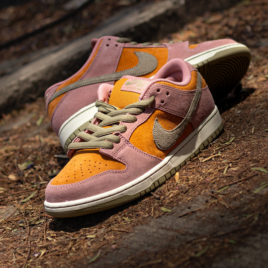 NIKE SB DUNK LOW RED STARDUST AND MONARCH