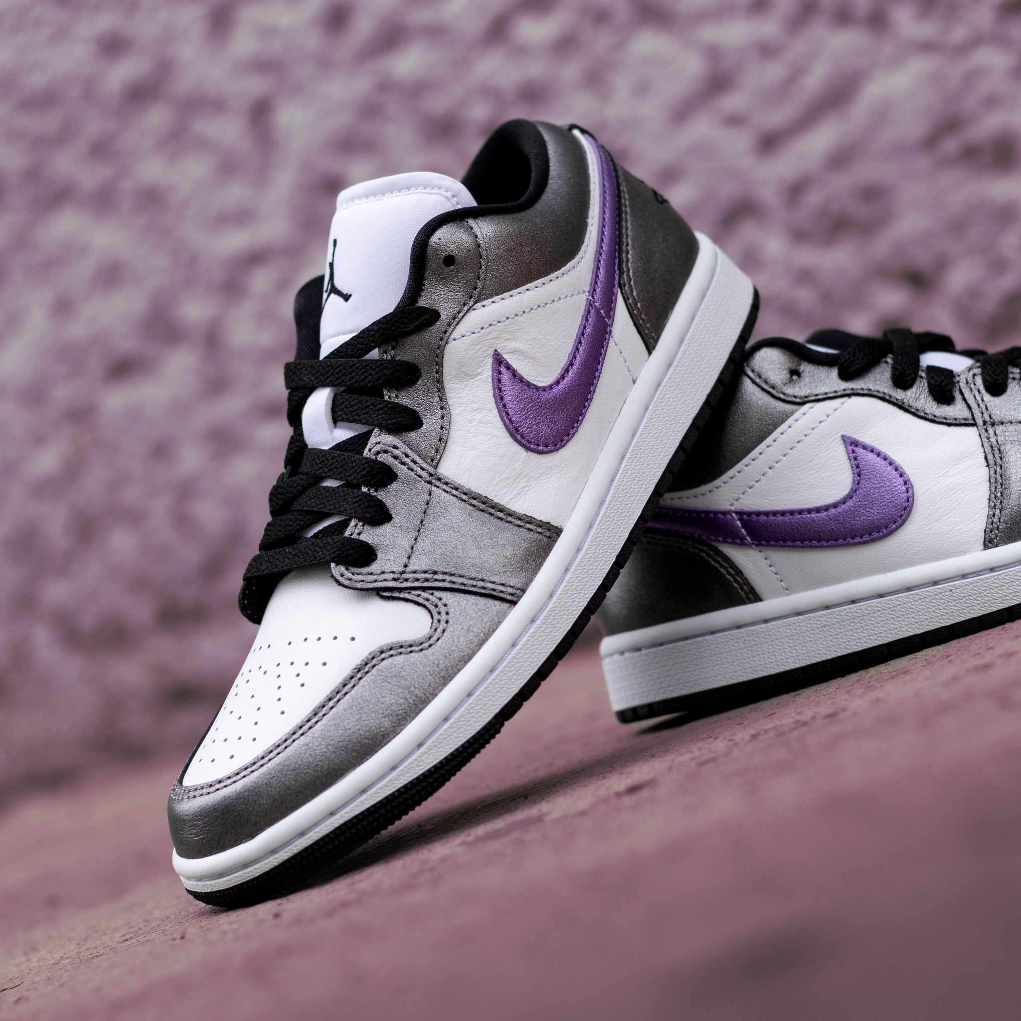 AIR JORDAN 1 LOW METALLIC PURPLE W