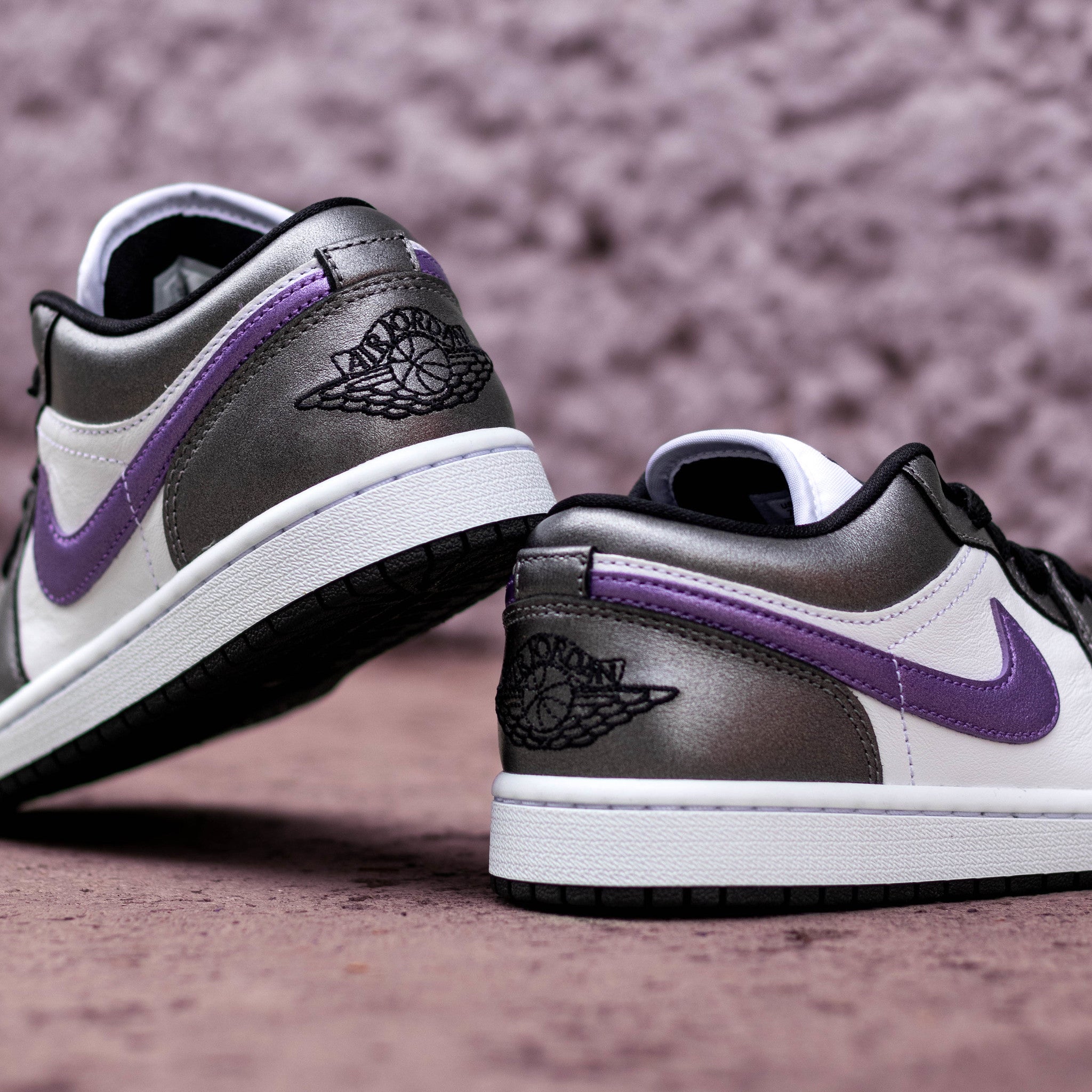 AIR JORDAN 1 LOW METALLIC PURPLE W