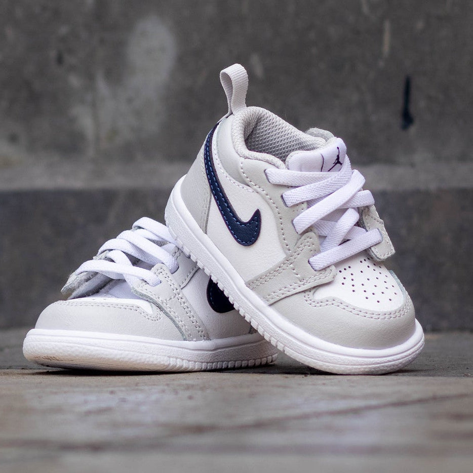 AIR JORDAN 1 LOW NEUTRAL GREY NAVY TD