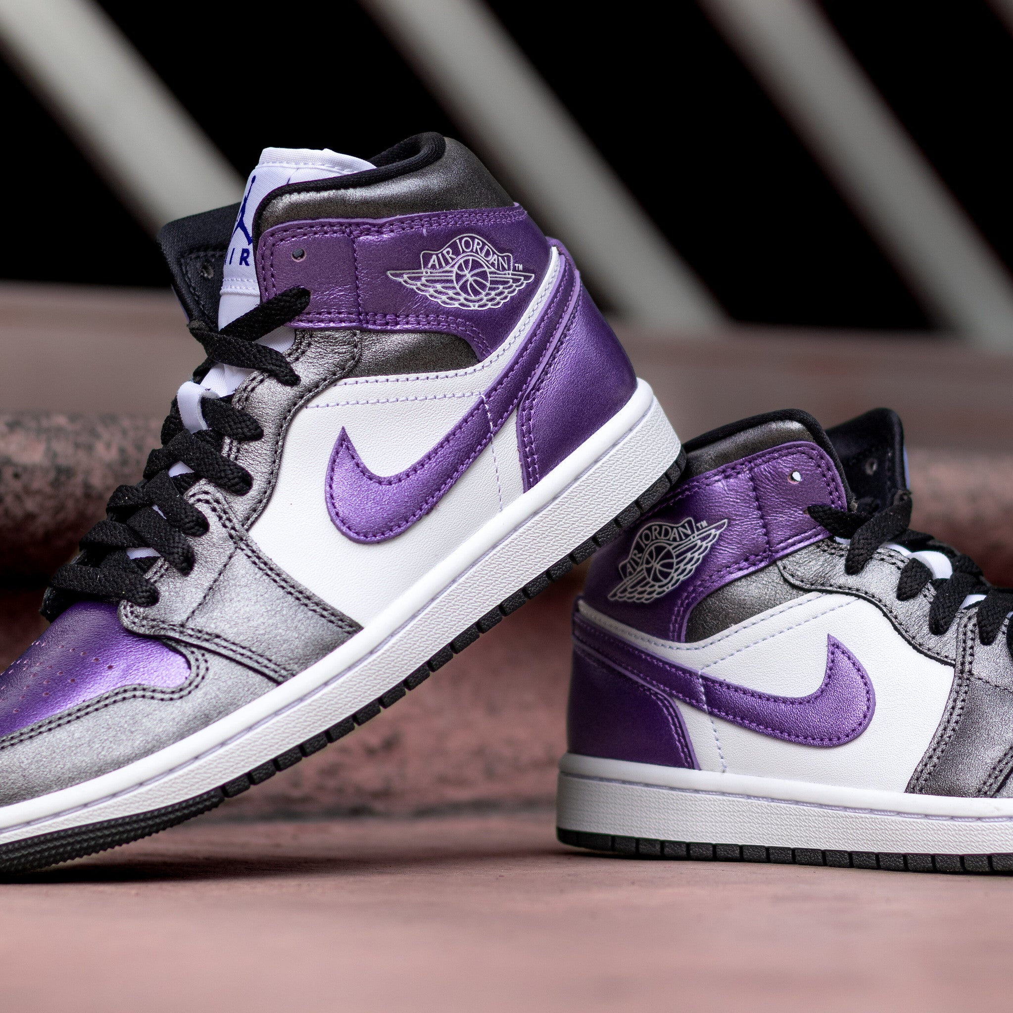 AIR JORDAN 1 MID METALLIC PURPLE W