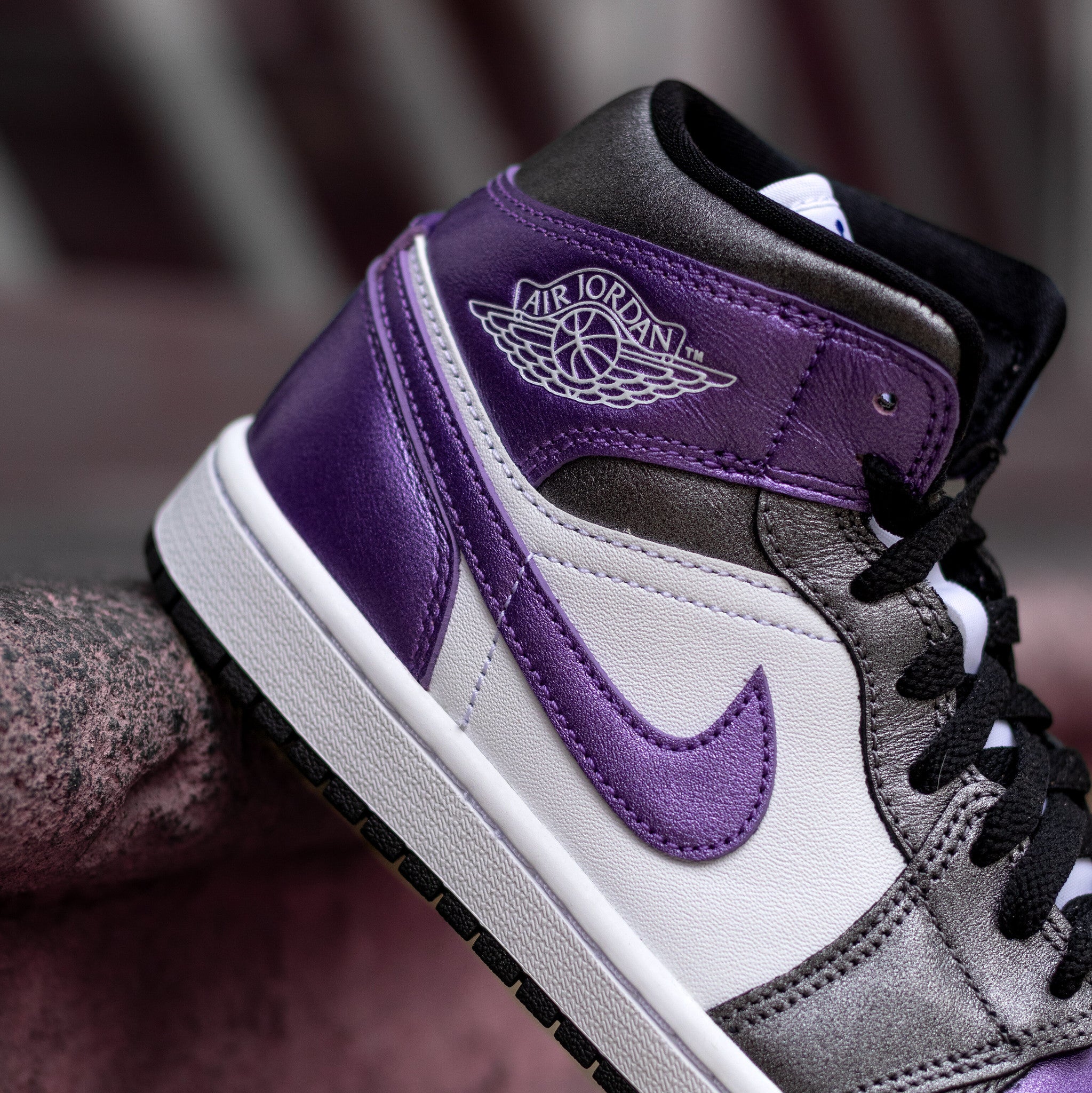 AIR JORDAN 1 MID METALLIC PURPLE W