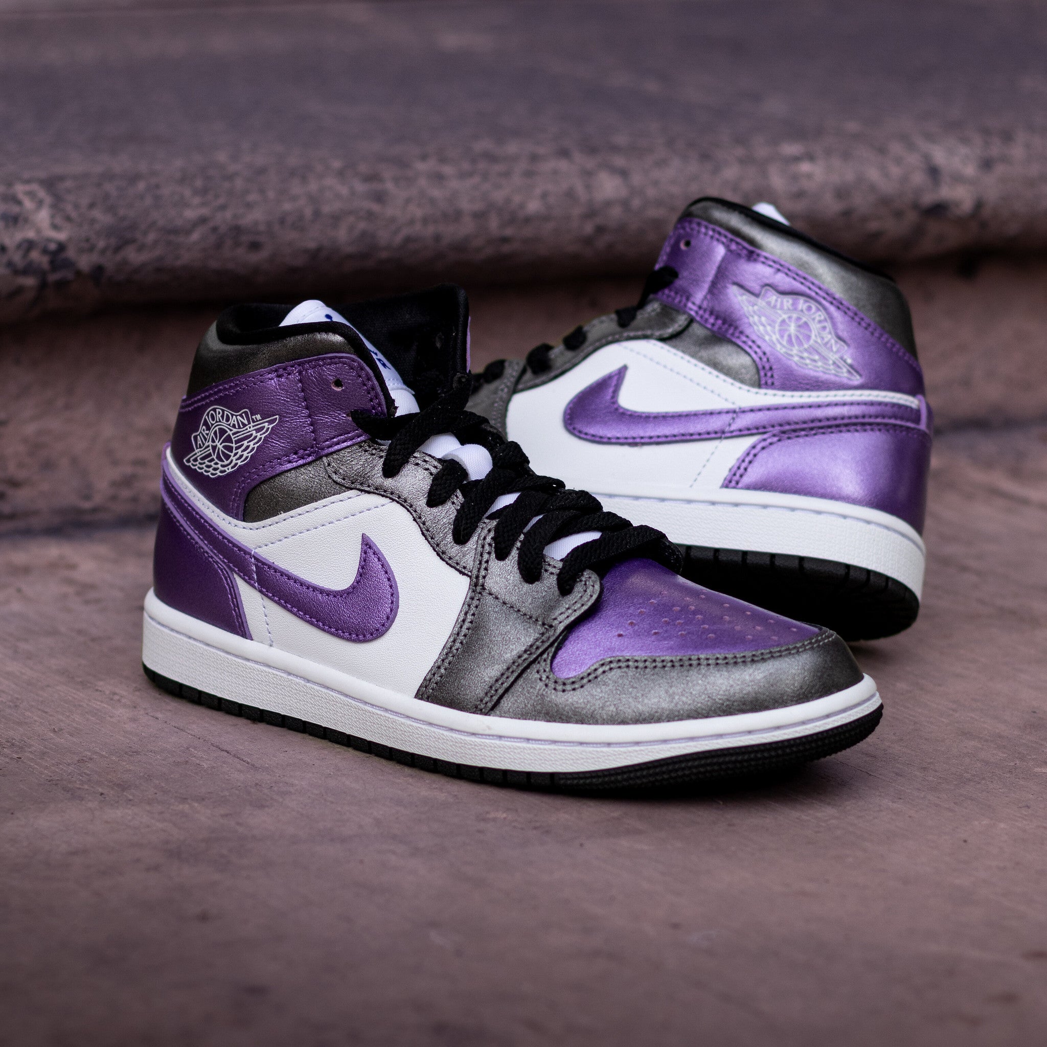 AIR JORDAN 1 MID METALLIC PURPLE W