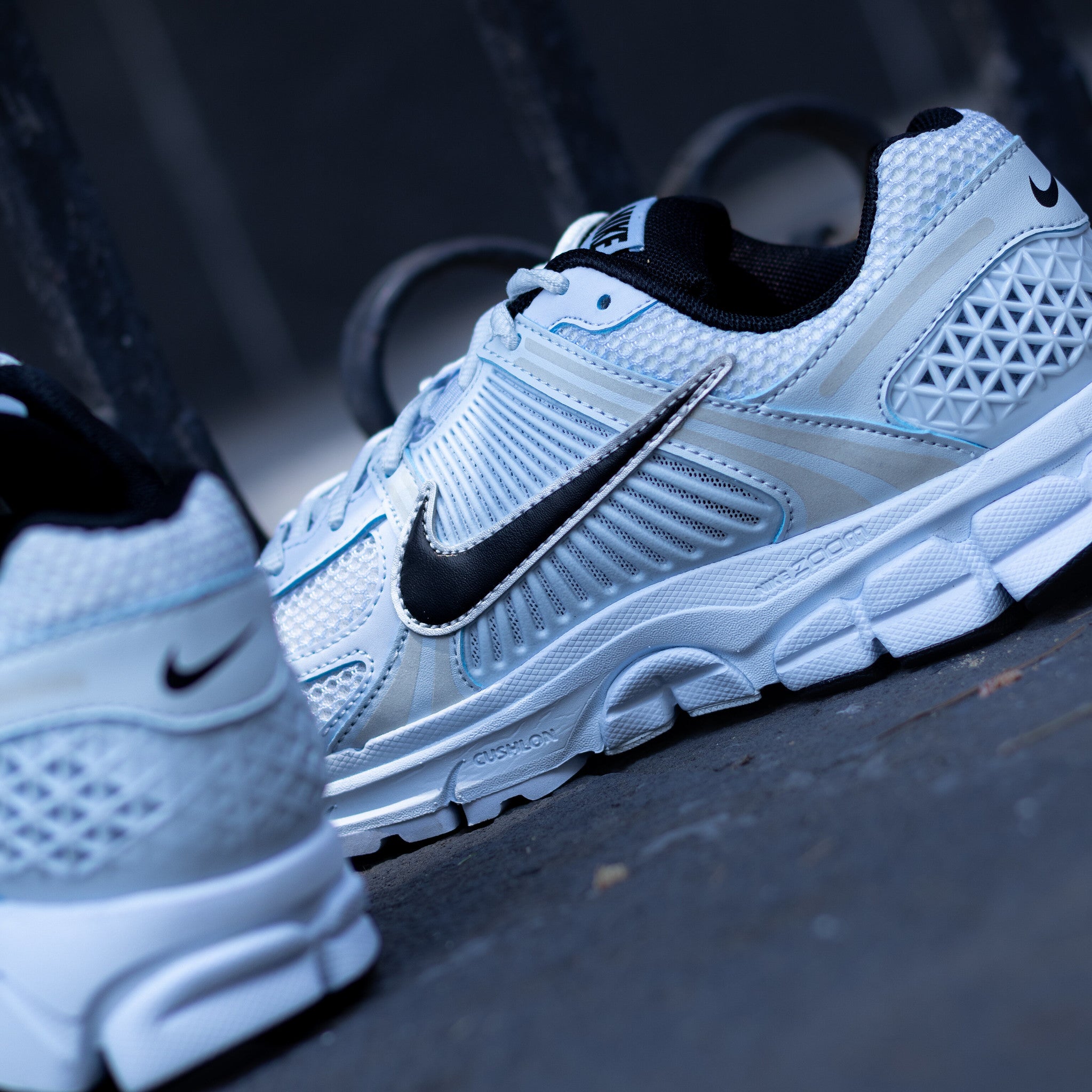 NIKE ZOOM VOMERO 5 BLUE TINT