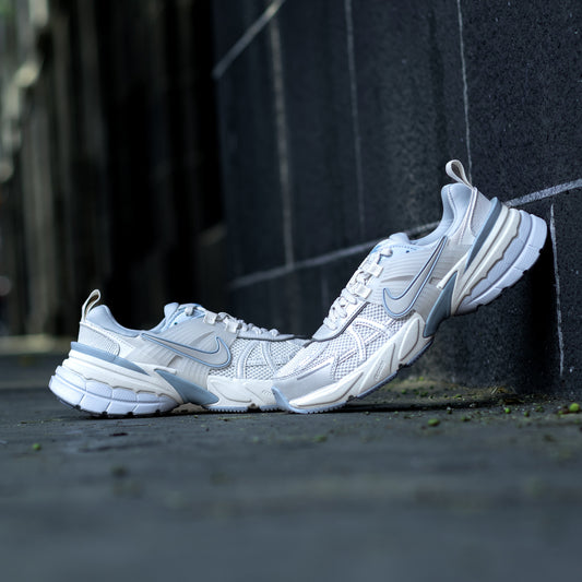 NIKE V2K RUN PLATINUM TINT