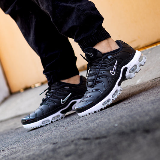 NIKE AIR MAX PLUS GOLF BLACK LEATHER