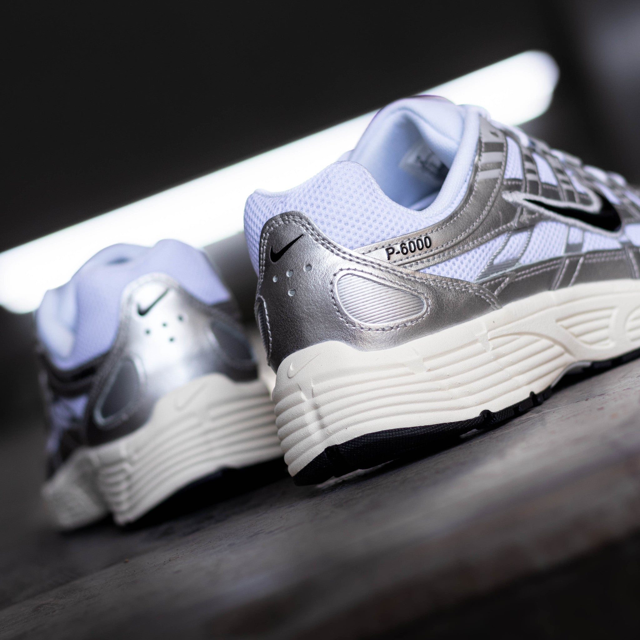 NIKE P-6000 METALLIC FLAT SILVER