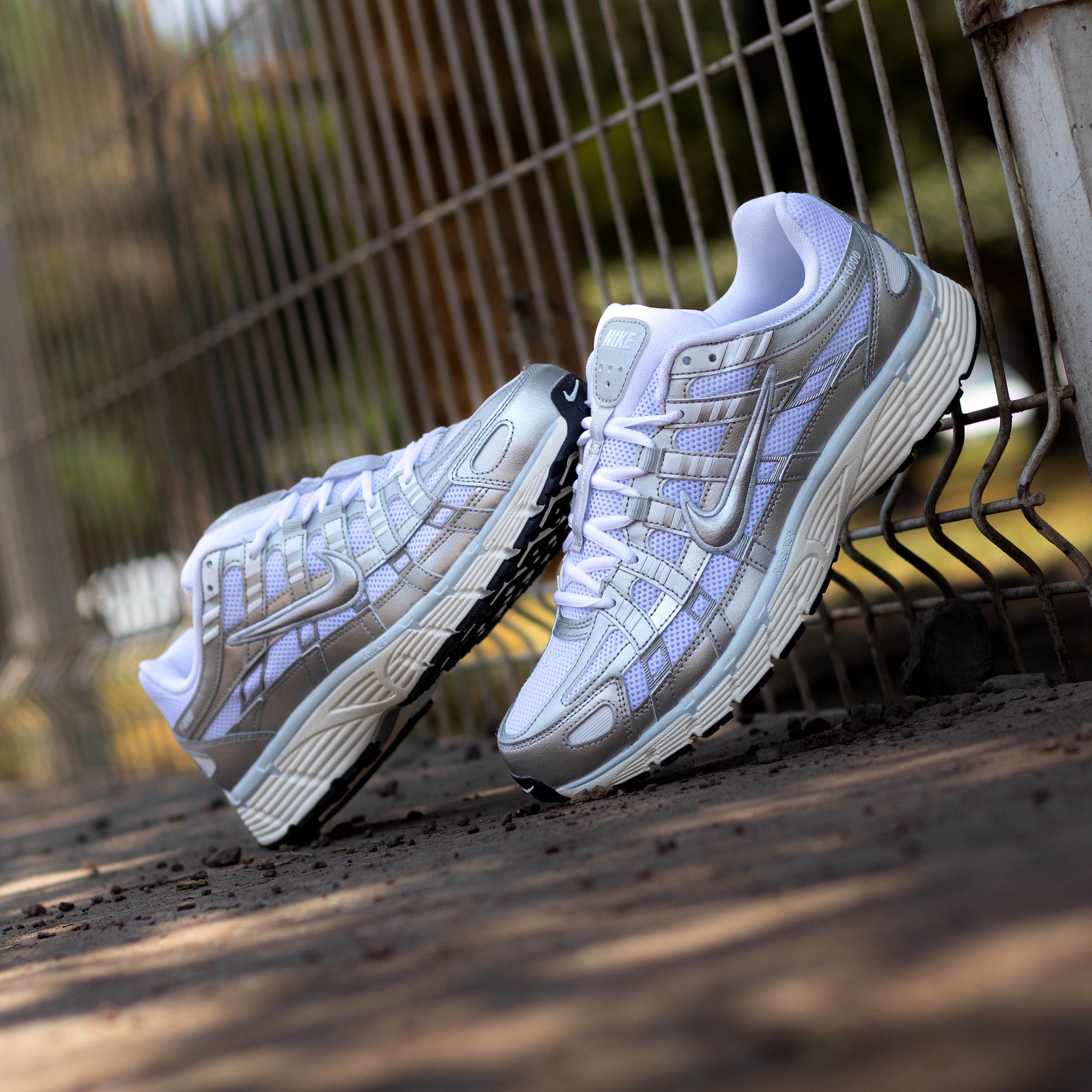 NIKE P-6000 METALLIC SILVER W