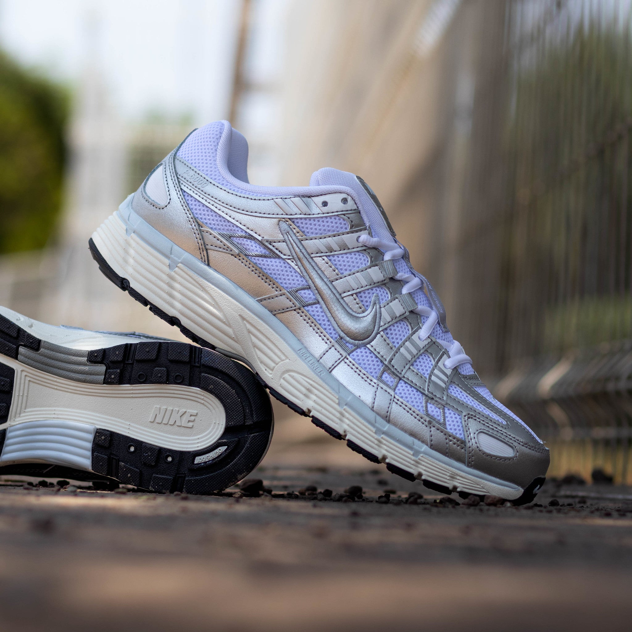 NIKE P-6000 METALLIC SILVER W