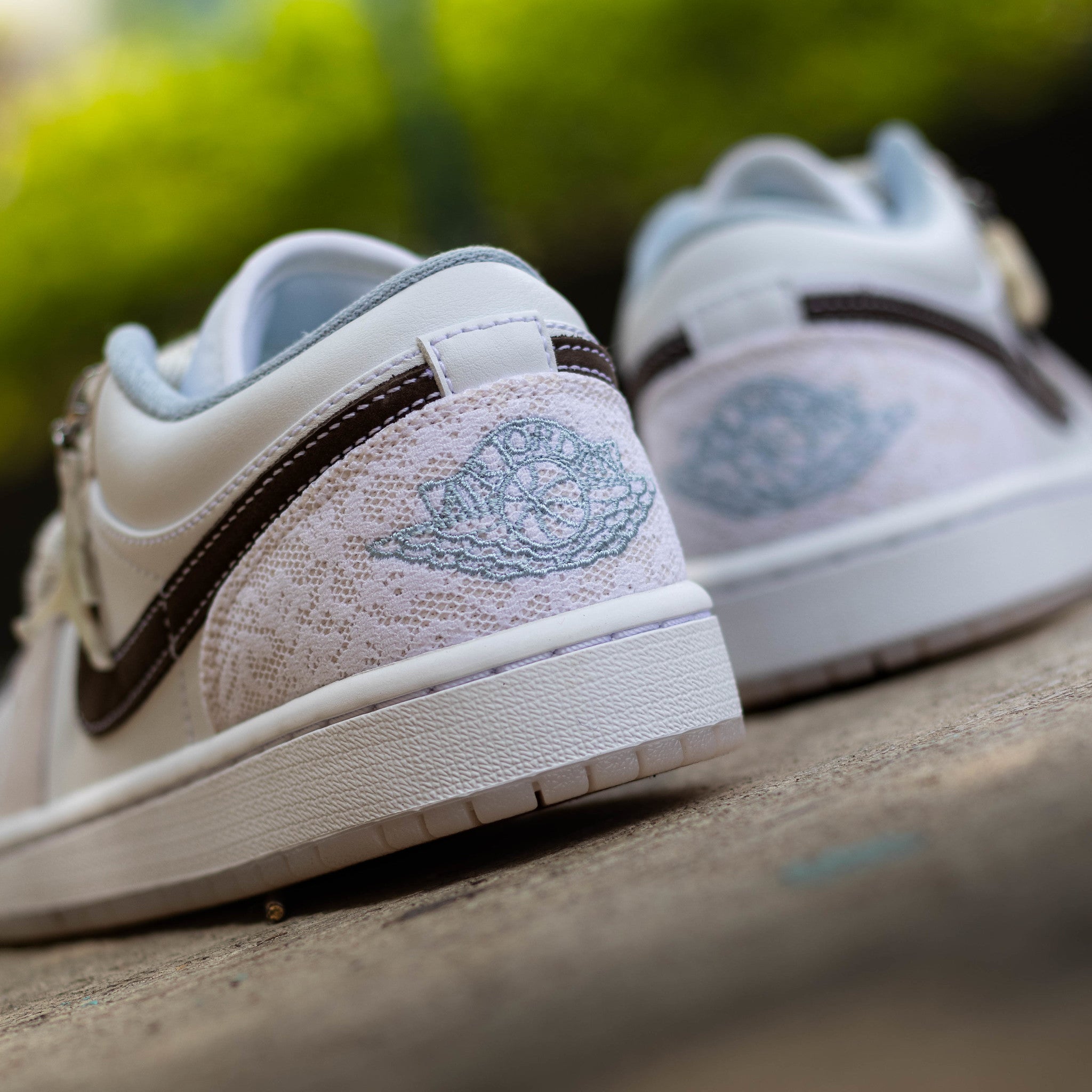 AIR JORDAN 1 LOW CORAL PINK W