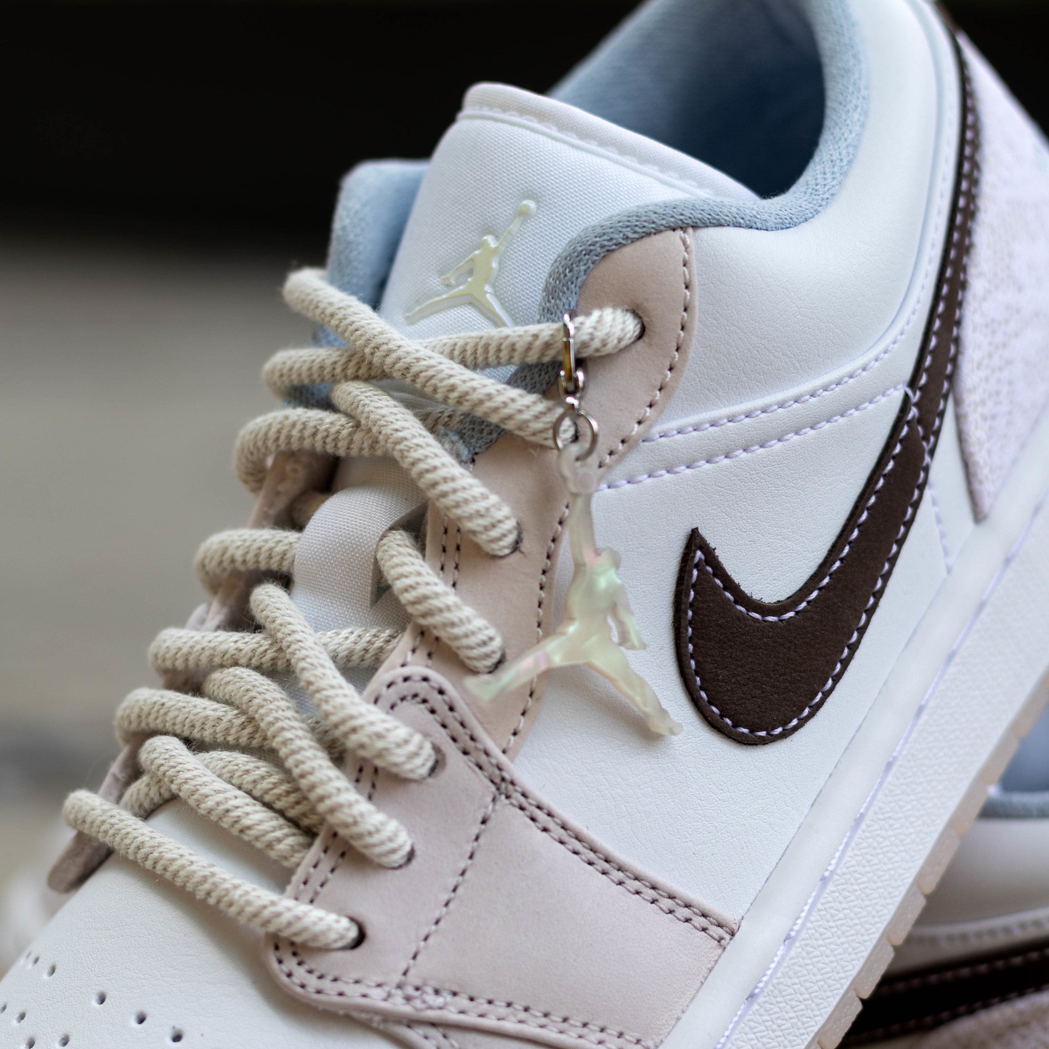 AIR JORDAN 1 LOW CORAL PINK W