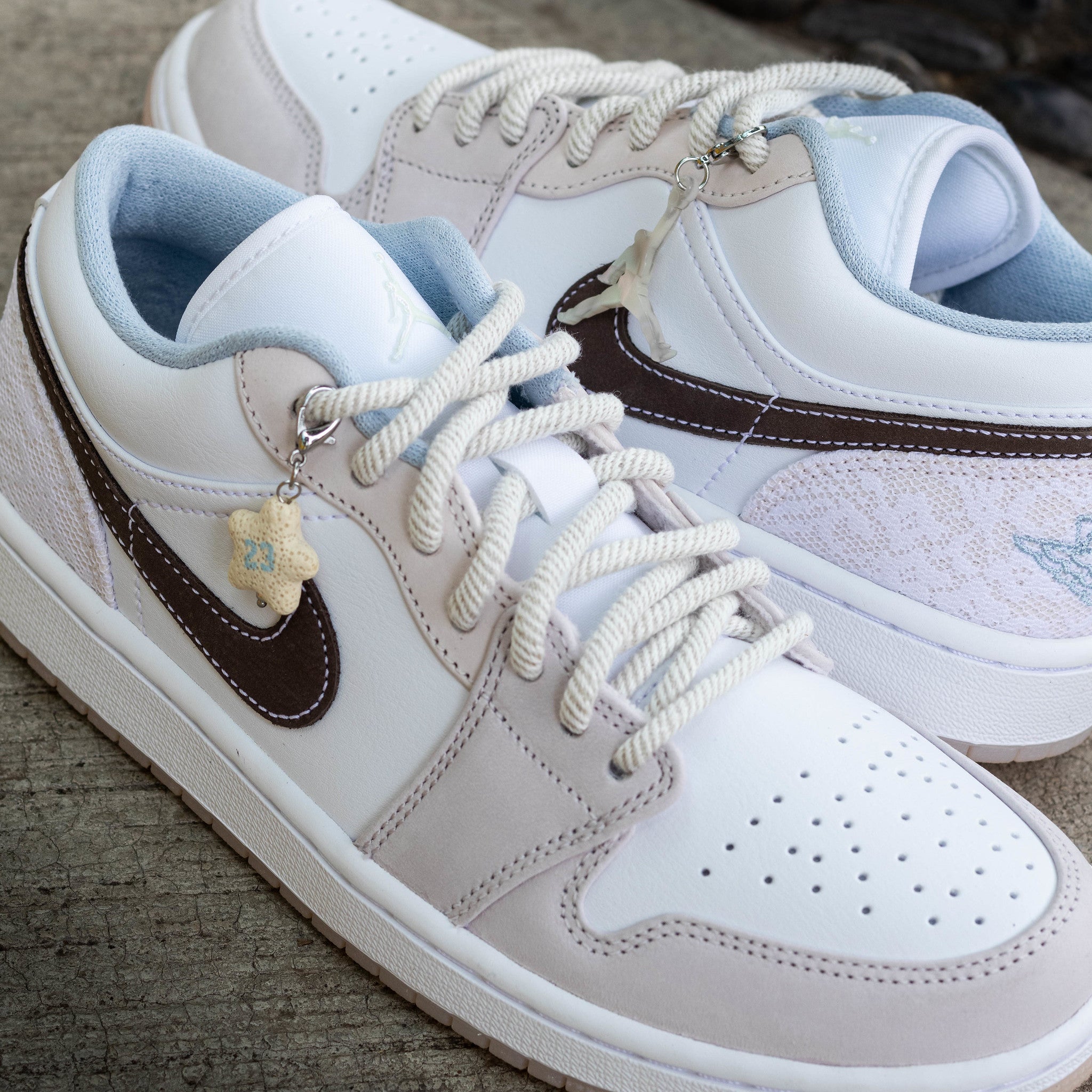 AIR JORDAN 1 LOW CORAL PINK W
