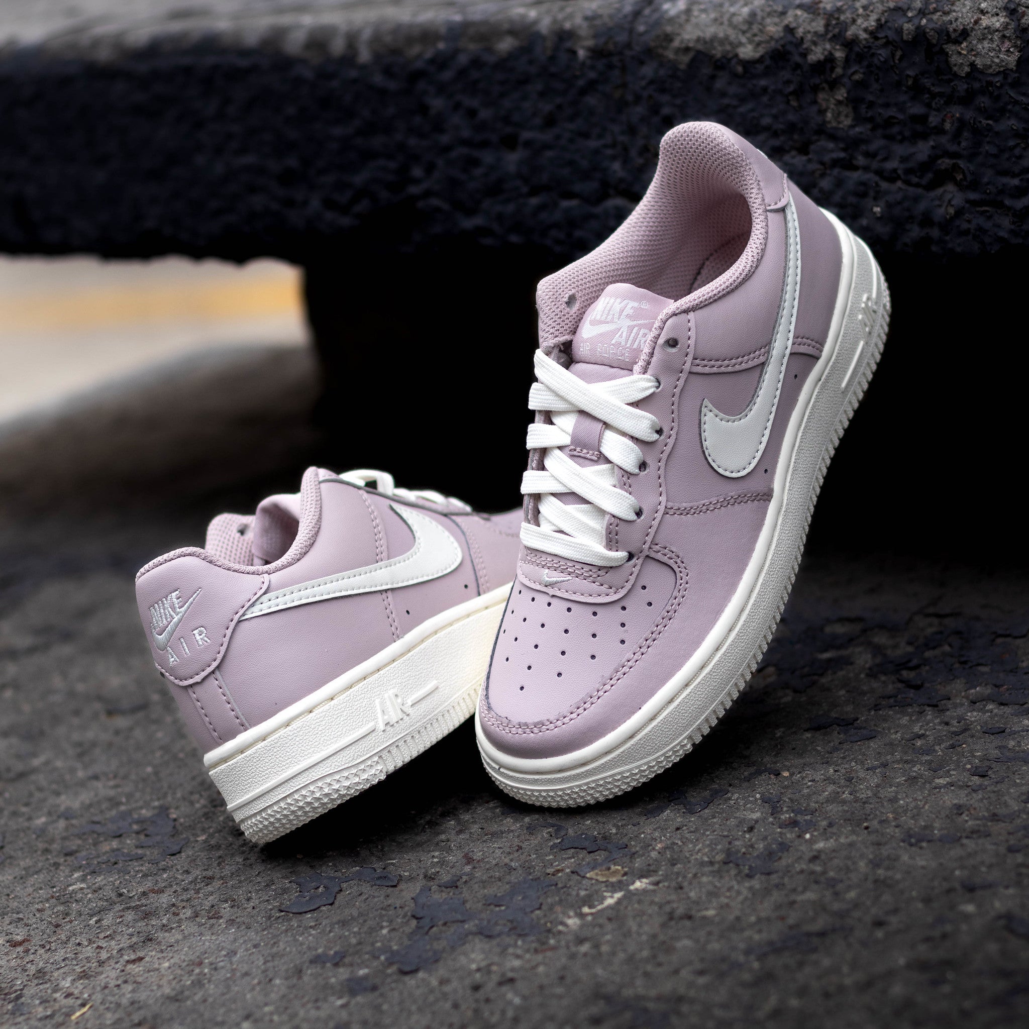 NIKE AIR FORCE ONE LOW PARTICLE ROSE GS