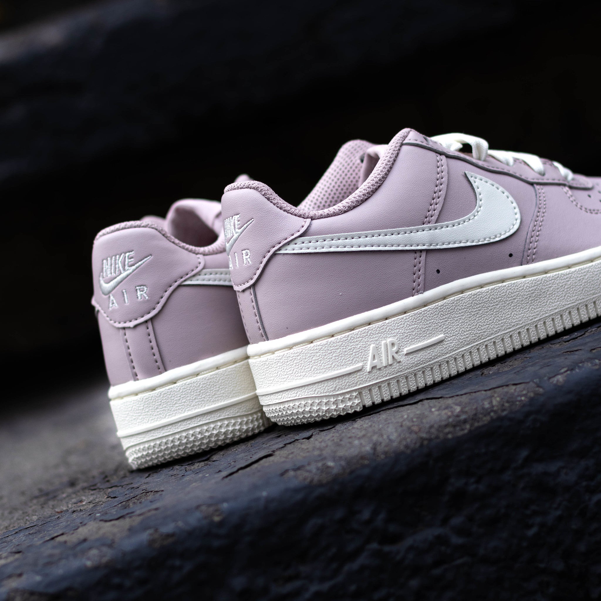 NIKE AIR FORCE ONE LOW PARTICLE ROSE GS
