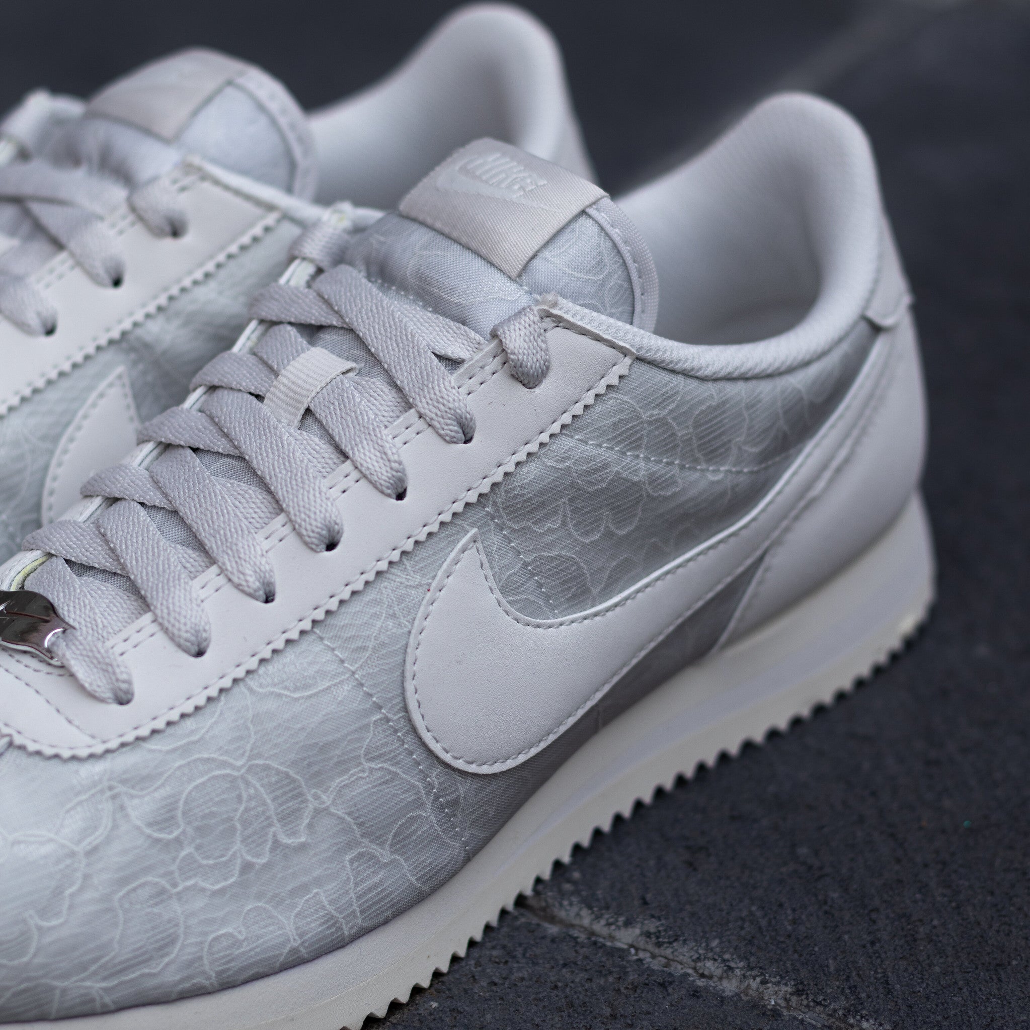 NIKE CORTEZ PLATINUM TINT FLORAL