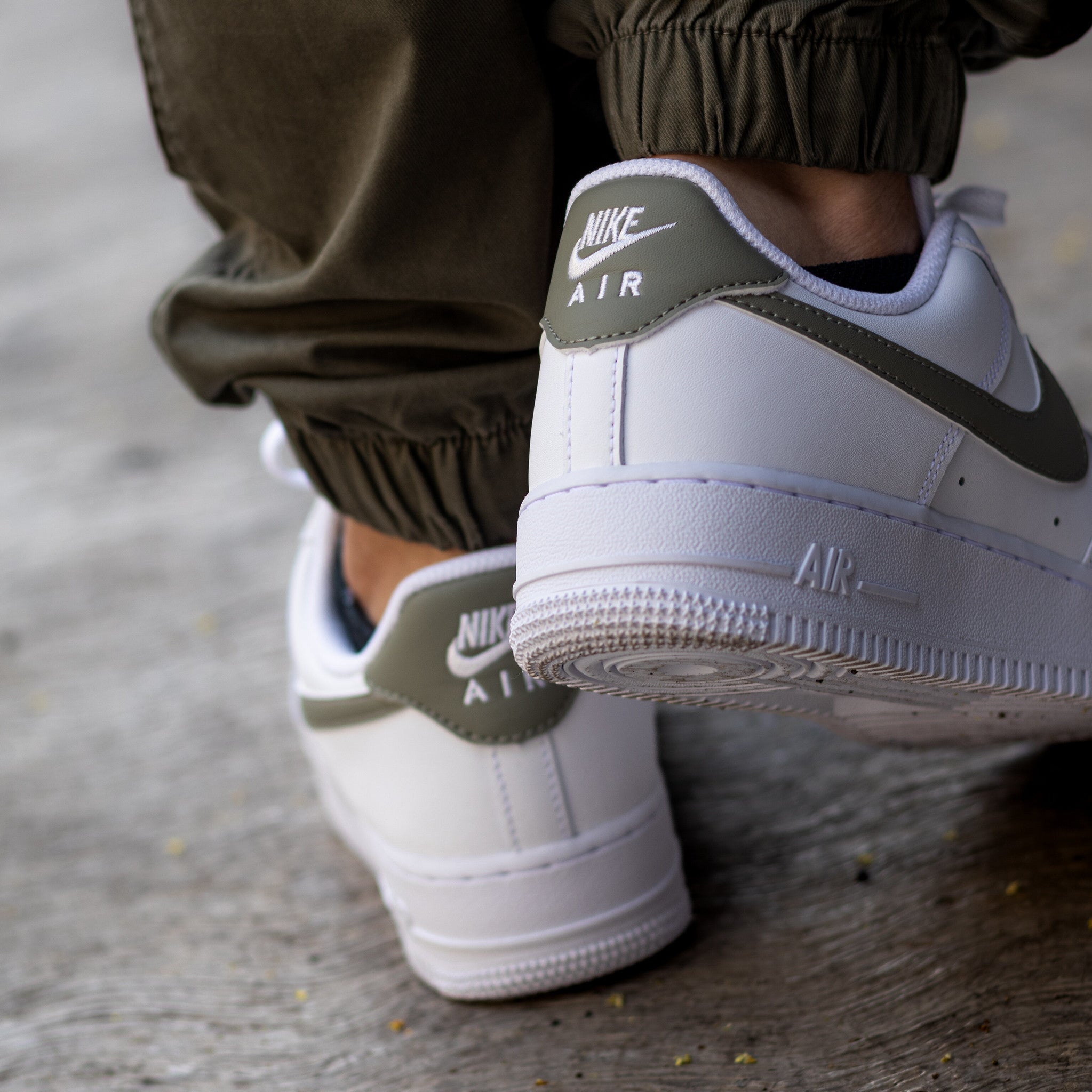NIKE AIR FORCE ONE LOW LIGHT ARMY