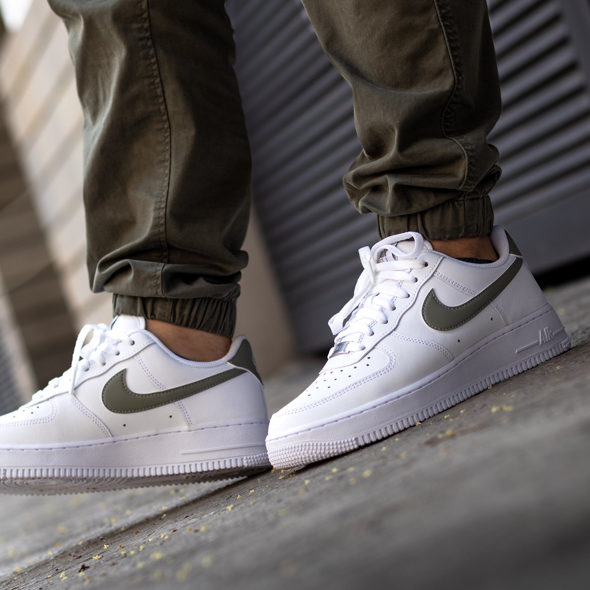NIKE AIR FORCE ONE LOW LIGHT ARMY