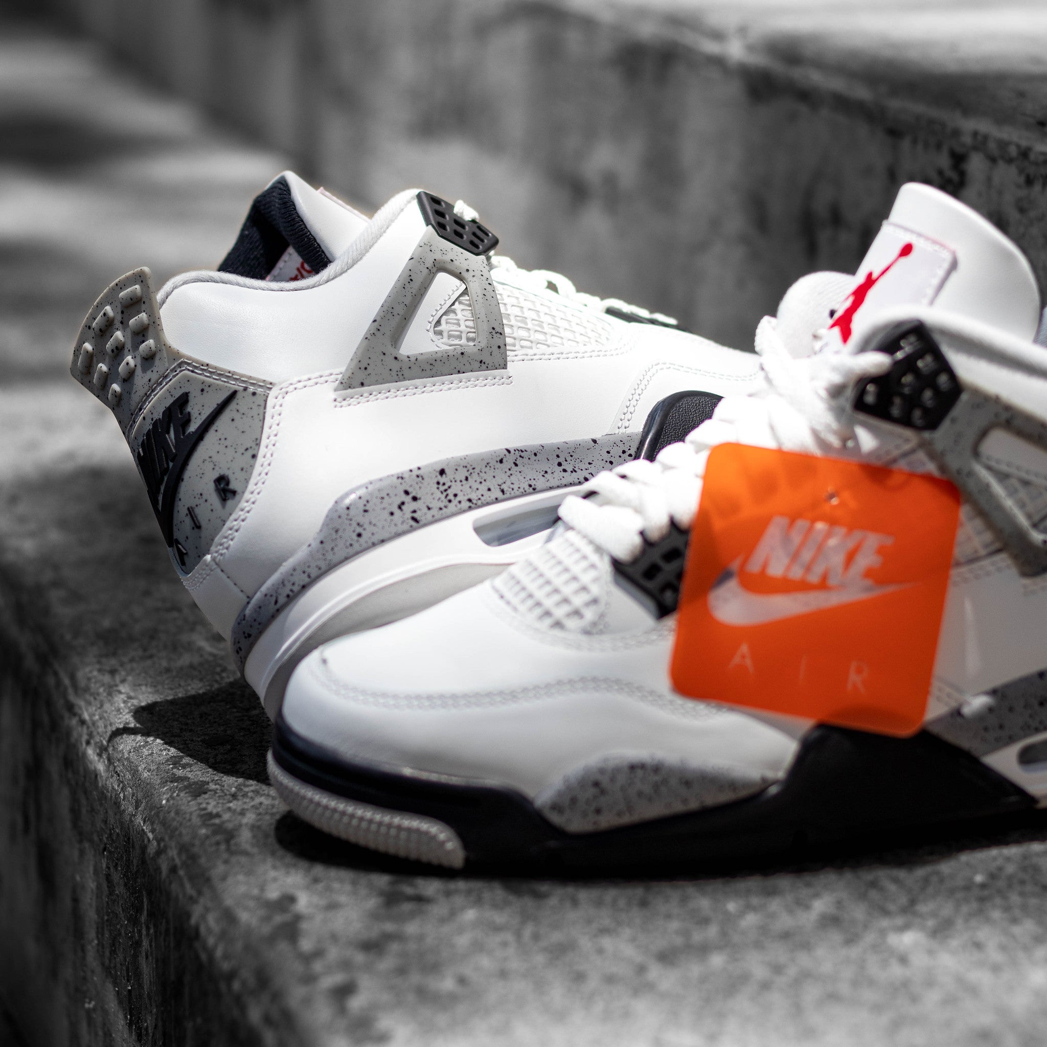 AIR JORDAN 4 WHITE CEMENT